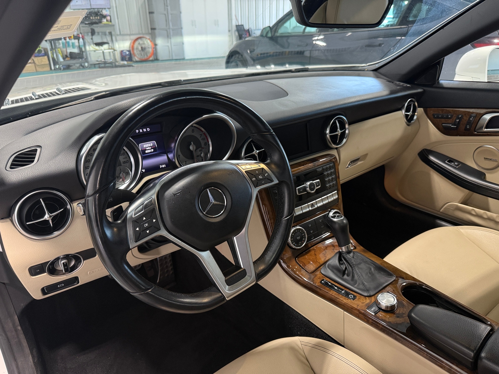 Thumbnail: 2014 Mercedes-Benz SLK - 2
