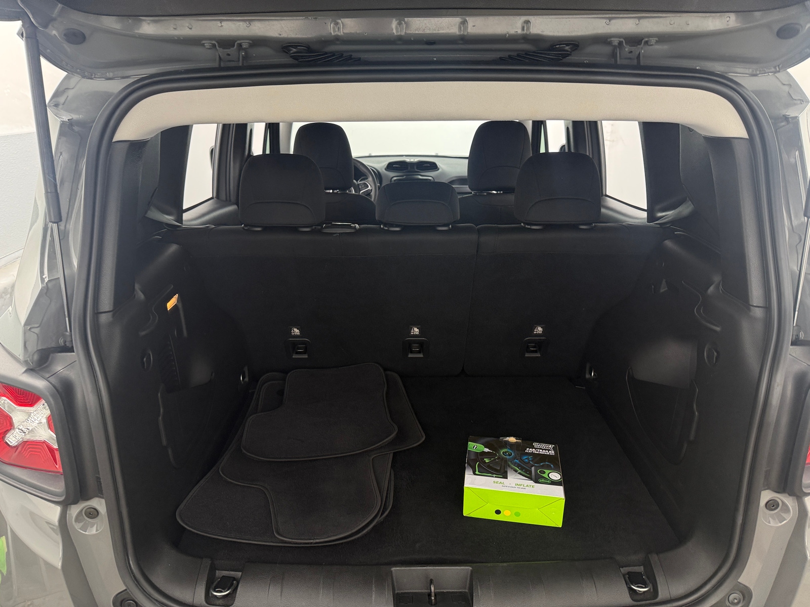Thumbnail: 2021 Jeep Renegade - 7