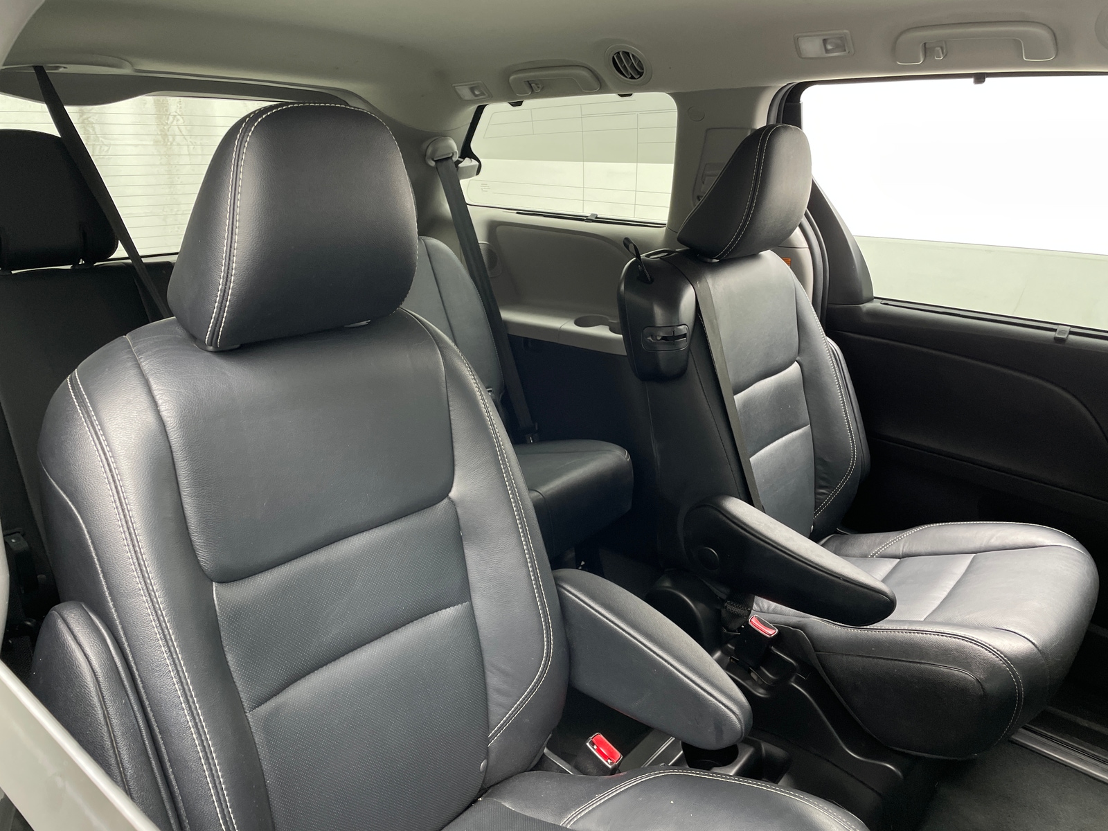 Thumbnail: 2019 Toyota Sienna - 5