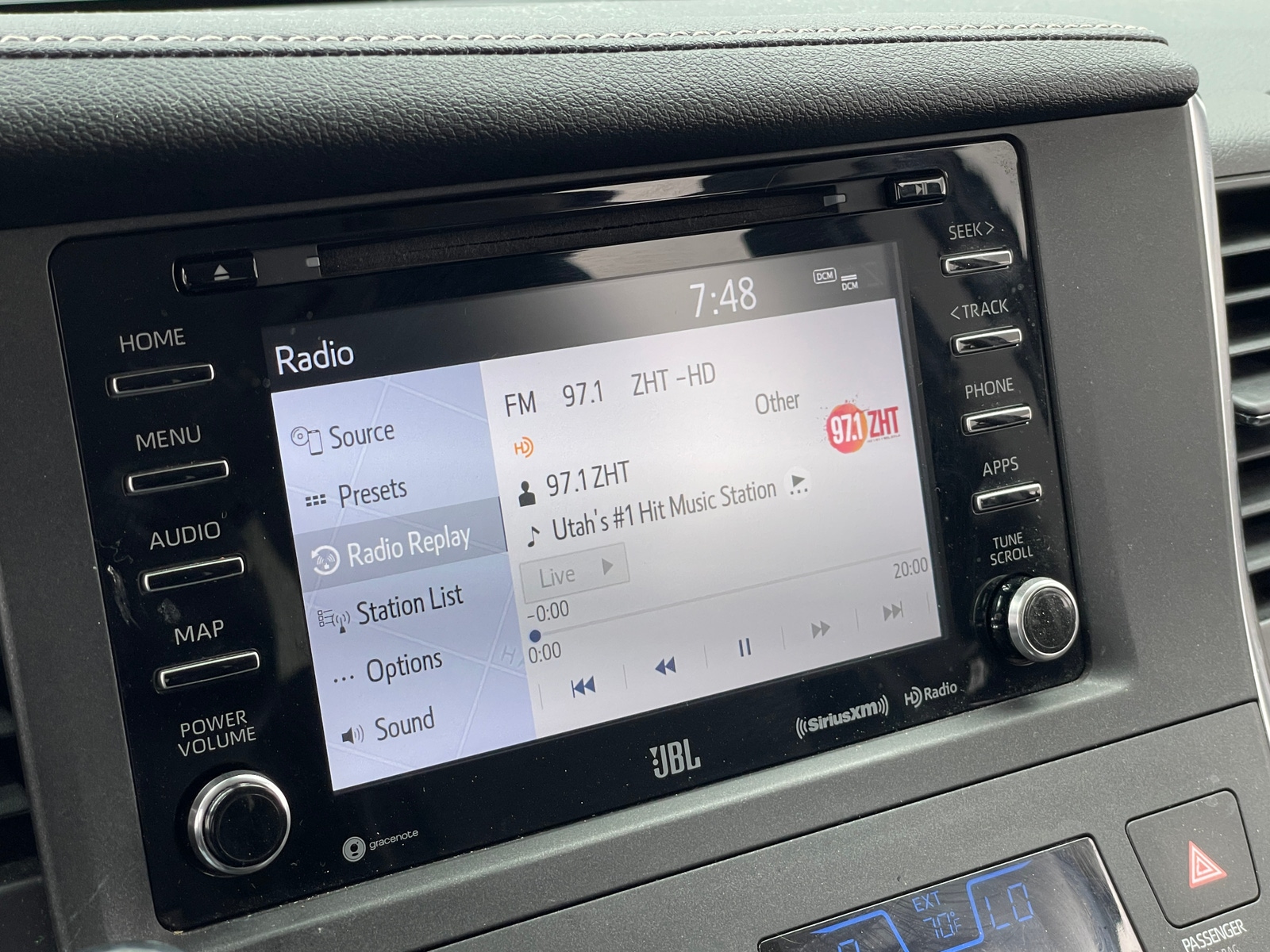 Thumbnail: 2019 Toyota Sienna - 3