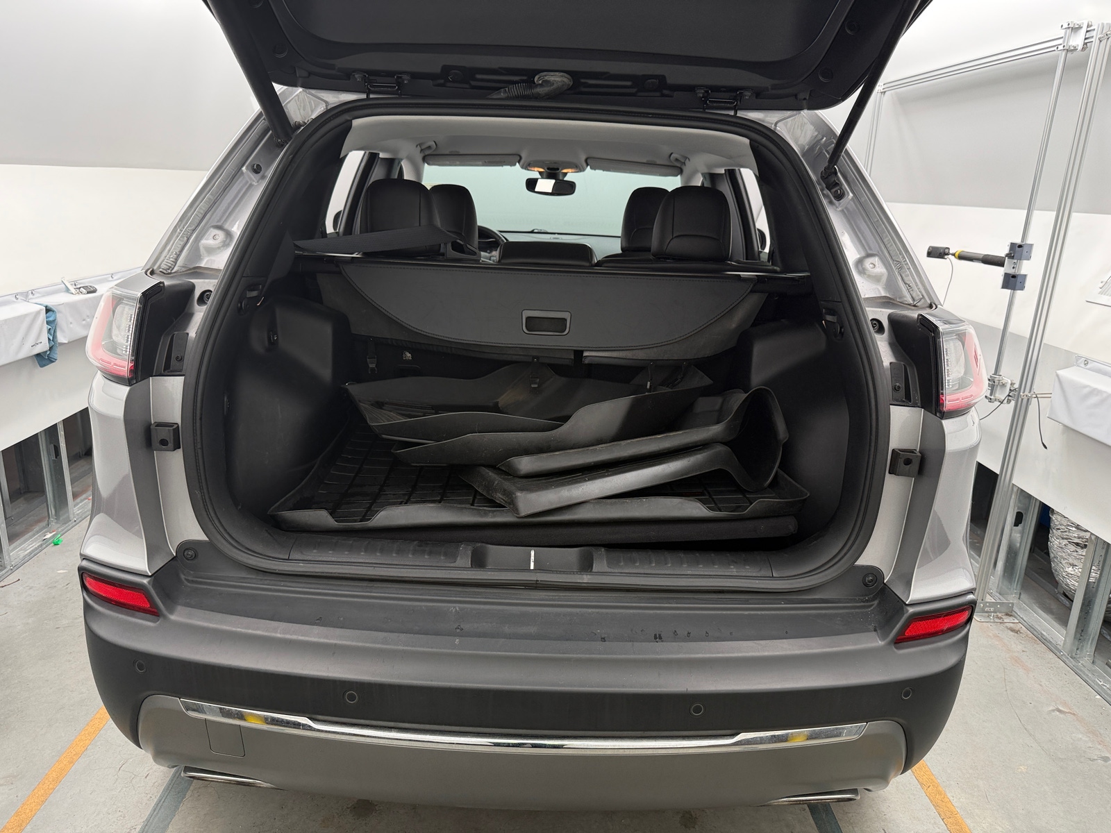Thumbnail: 2019 Jeep Cherokee - 6