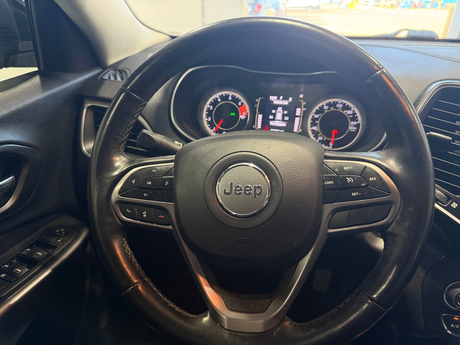 Thumbnail: 2021 Jeep Cherokee - 4