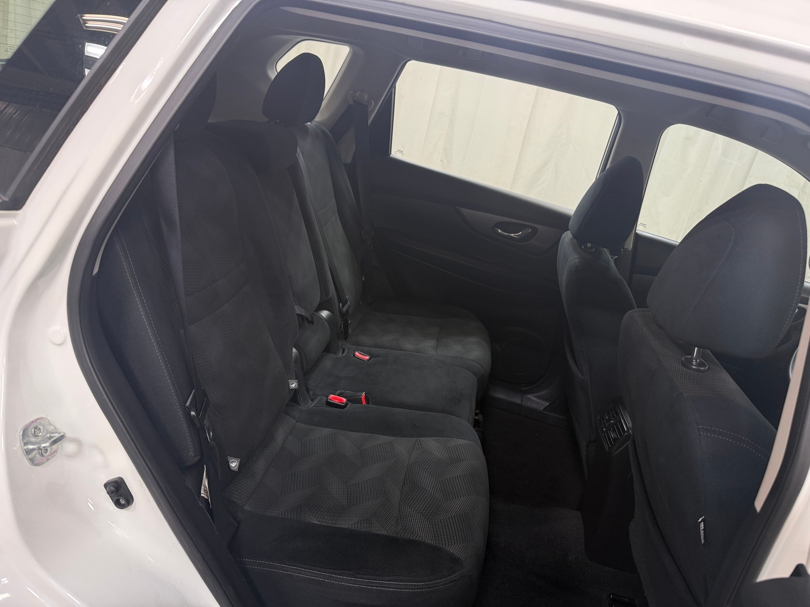Thumbnail: 2016 Nissan Rogue - 6