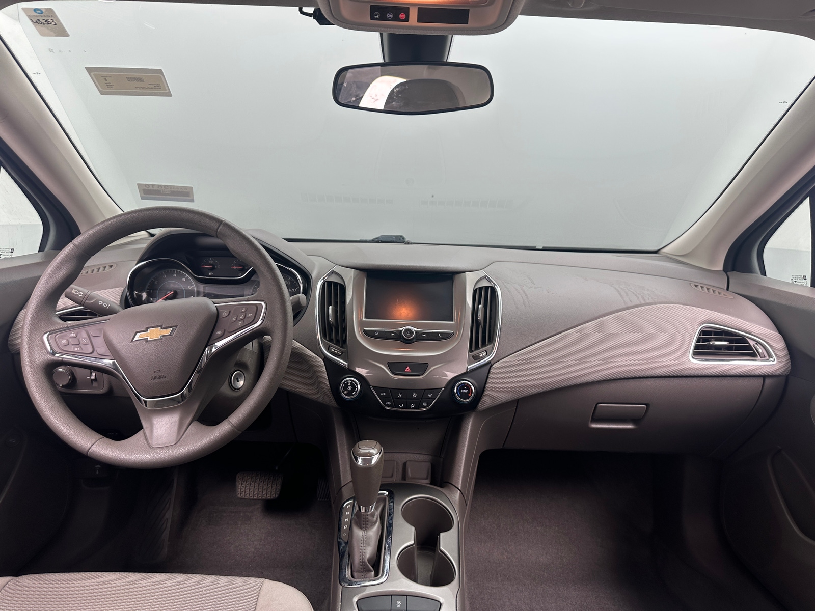 Thumbnail: 2018 Chevrolet Cruze - 3