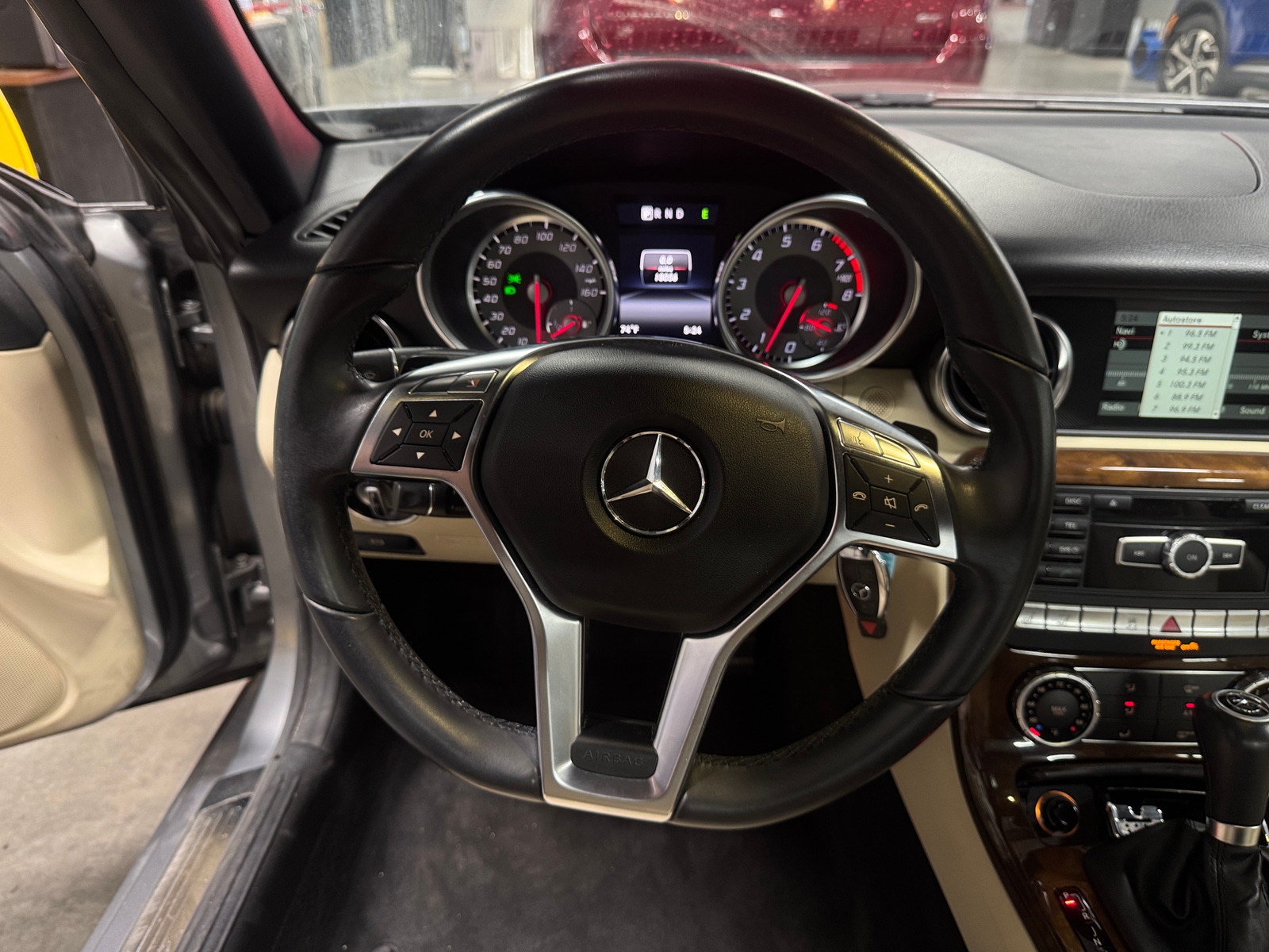 Thumbnail: 2014 Mercedes-Benz SLK - 4
