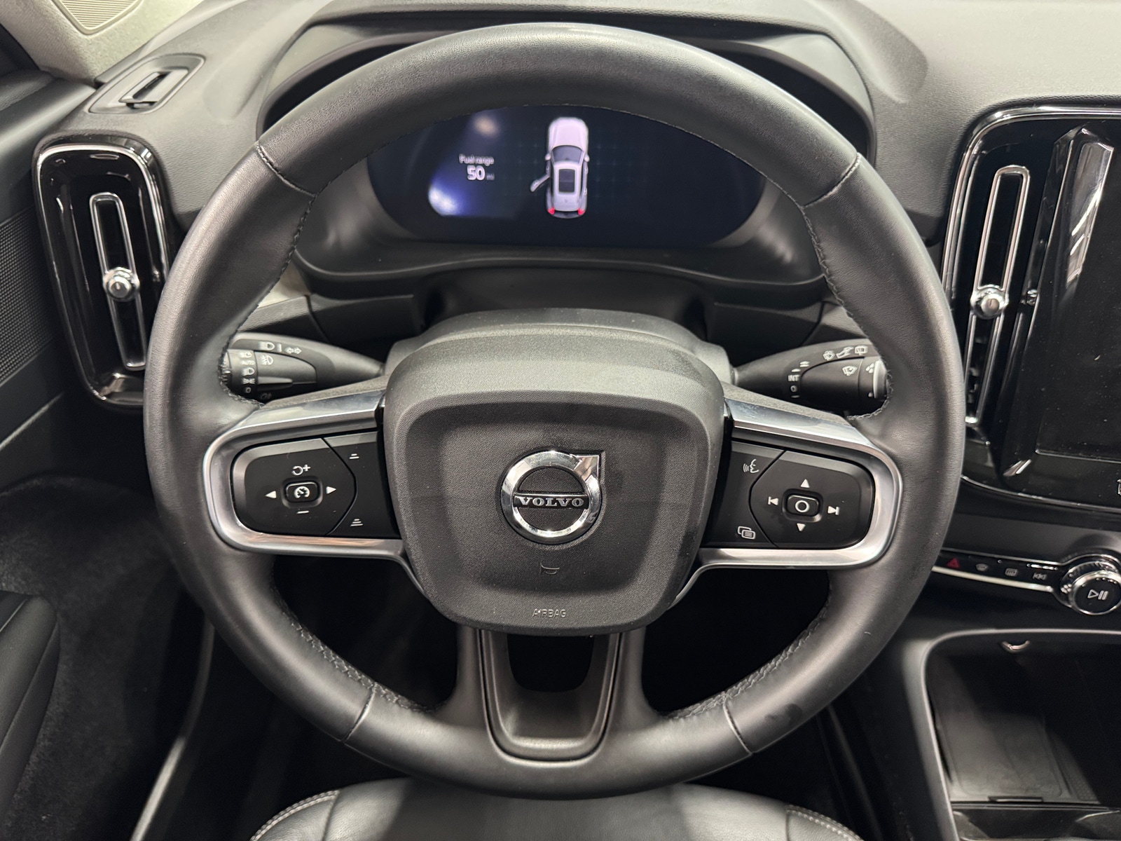 Thumbnail: 2025 Volvo XC40 - 5