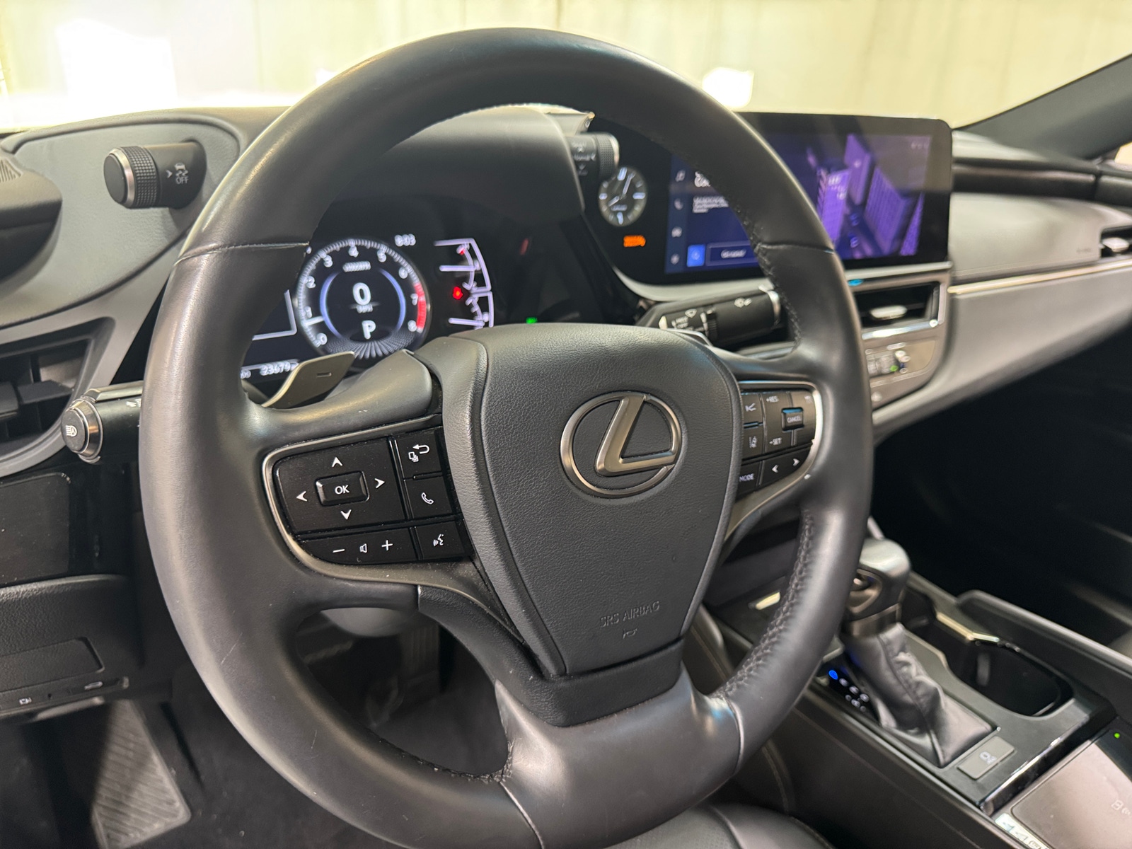 Thumbnail: 2023 Lexus ES - 4