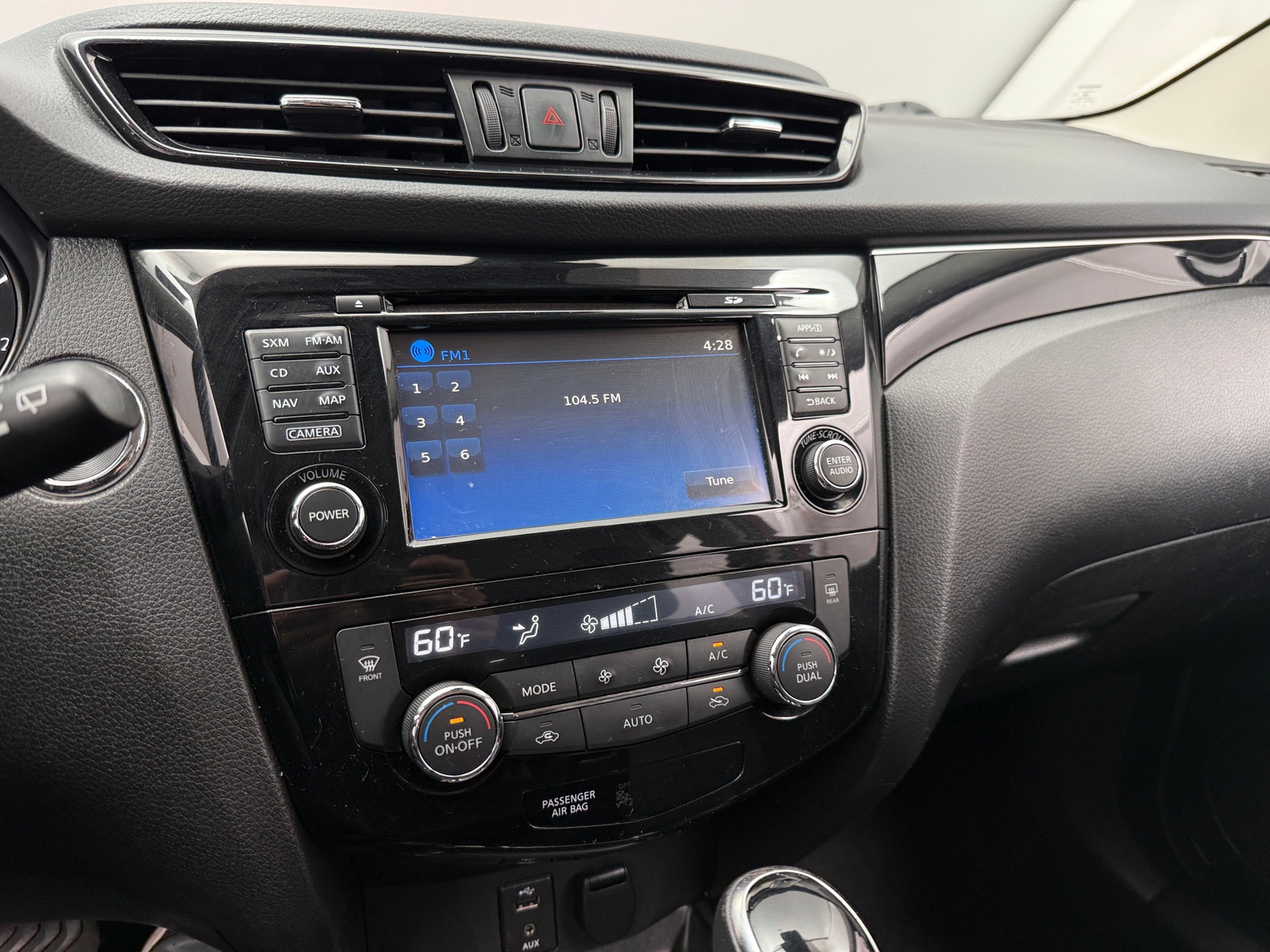 Thumbnail: 2018 Nissan Rogue Sport - 4