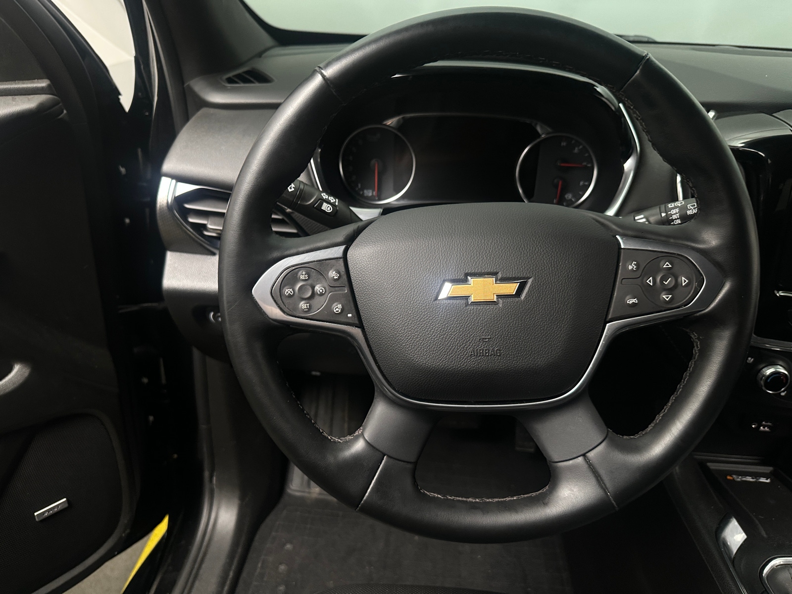 Thumbnail: 2023 Chevrolet Traverse - 4