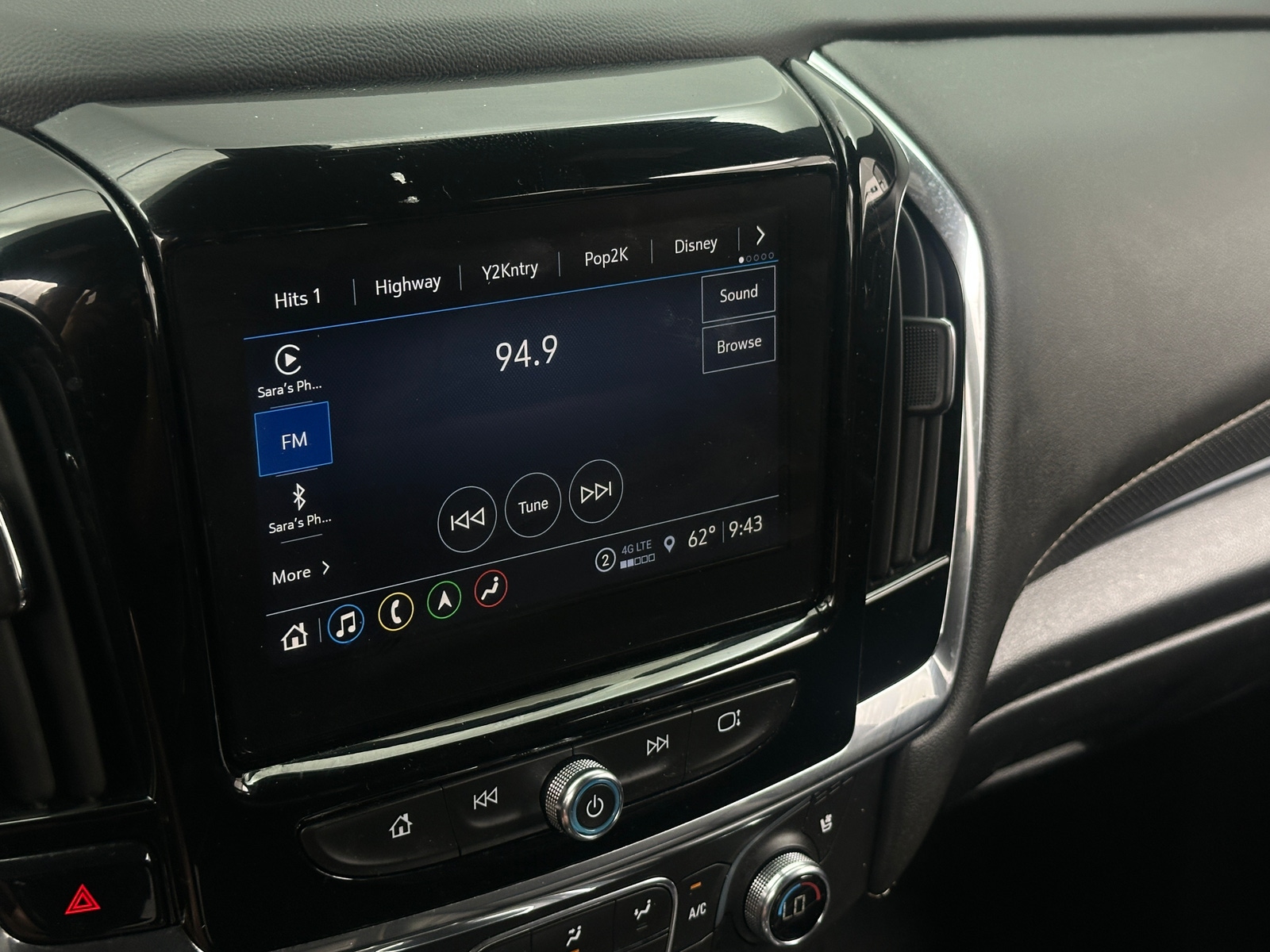 Thumbnail: 2023 Chevrolet Traverse - 3