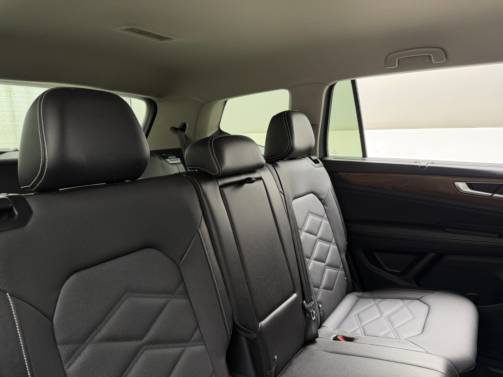 Thumbnail: 2025 Volkswagen Atlas - 5
