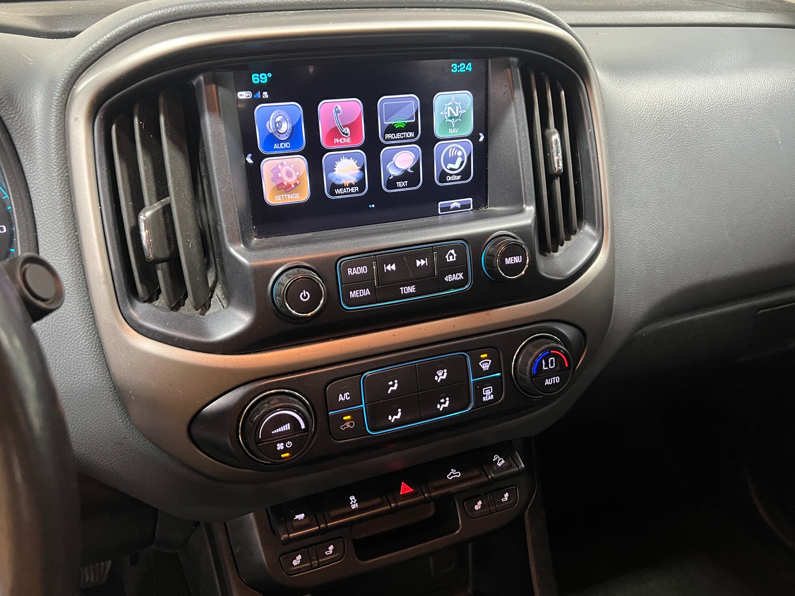 Thumbnail: 2017 Chevrolet Colorado - 4