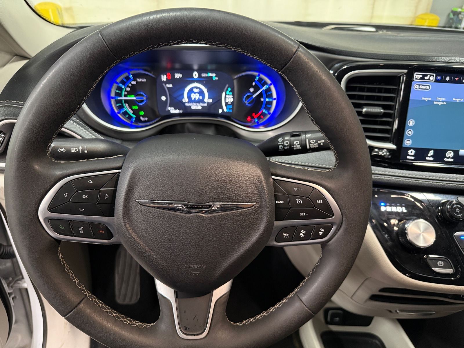 Thumbnail: 2024 Chrysler Pacifica - 4
