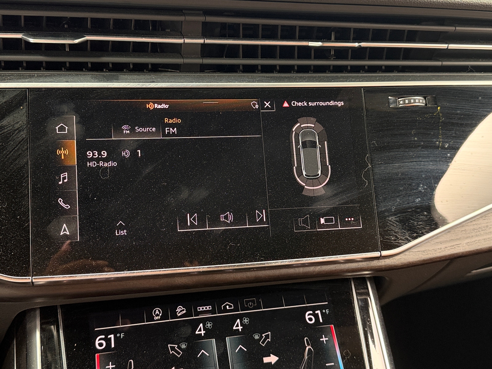Thumbnail: 2021 Audi Q7 - 3