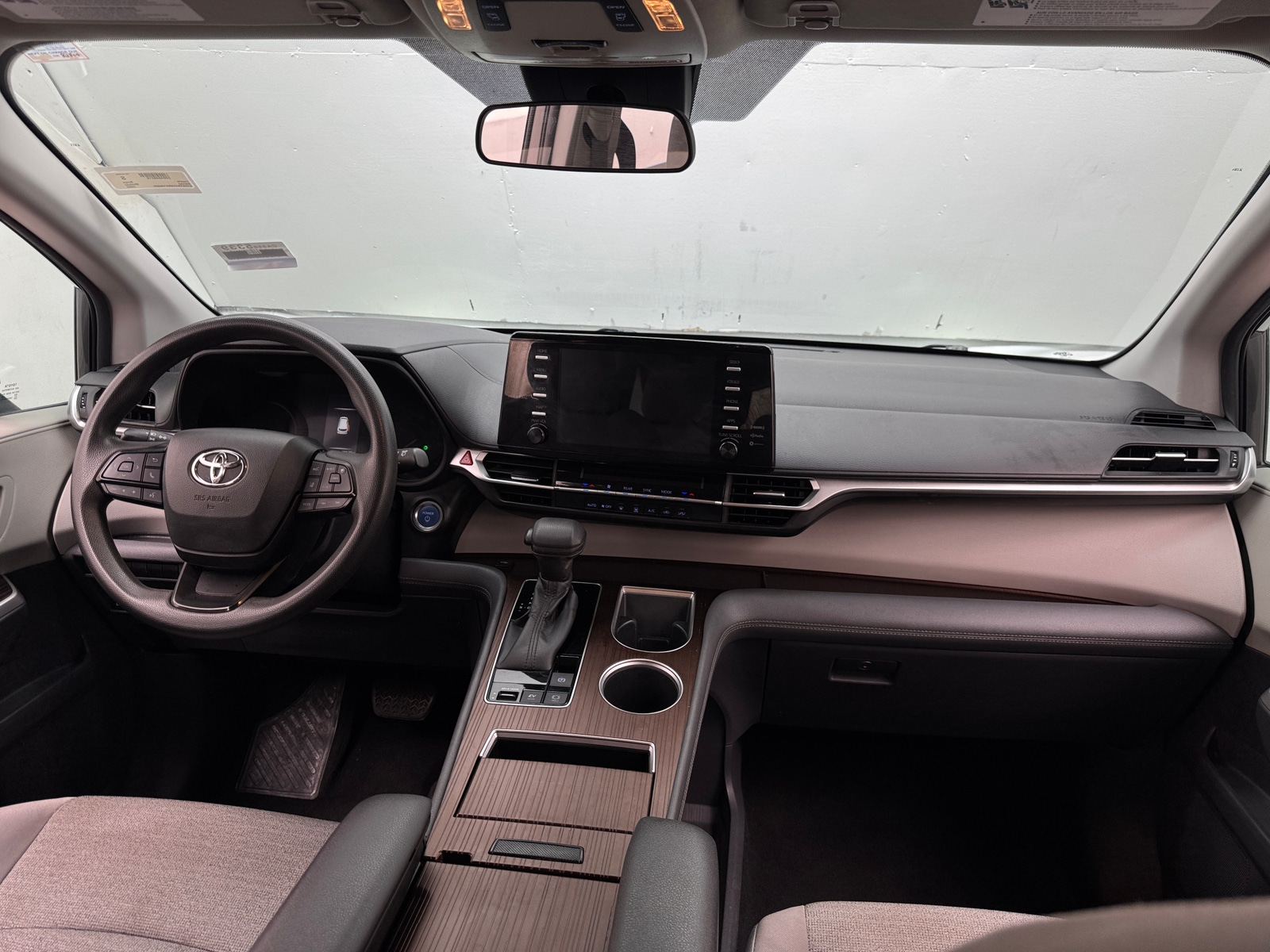 Thumbnail: 2022 Toyota Sienna - 3