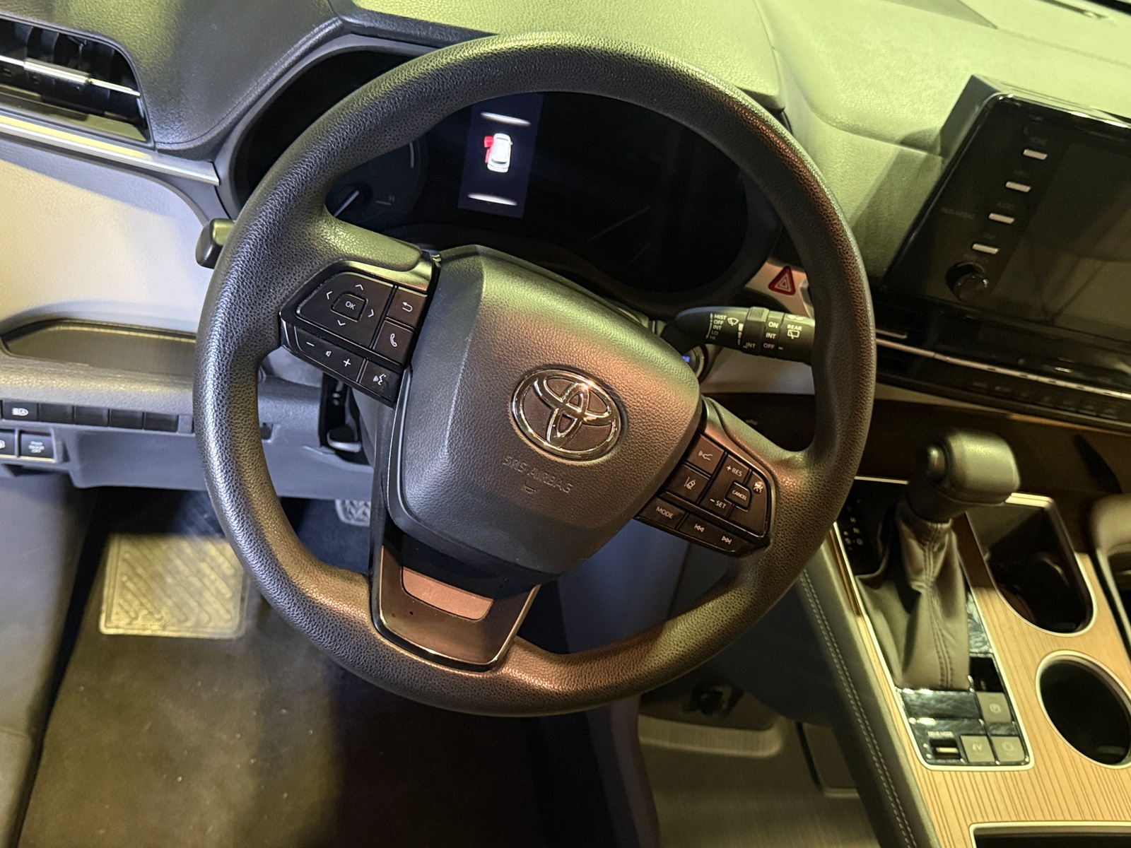 Thumbnail: 2022 Toyota Sienna - 5