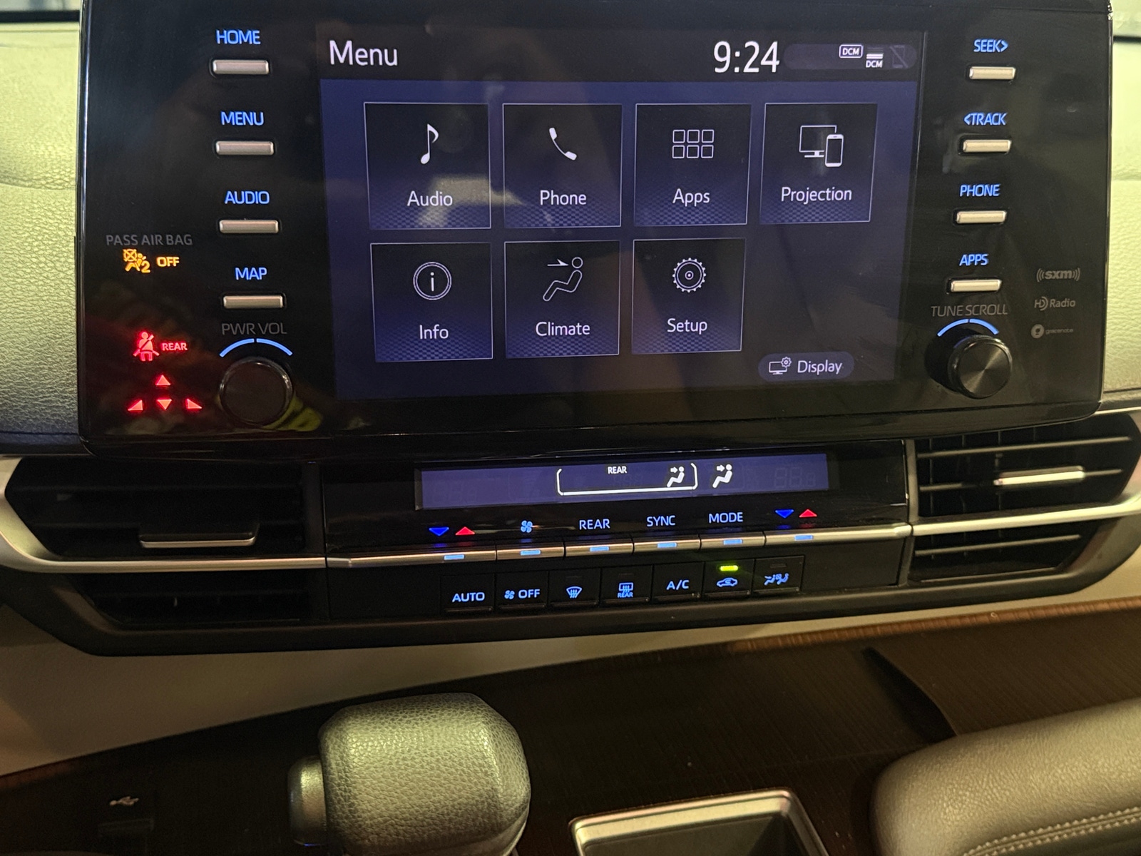 Thumbnail: 2022 Toyota Sienna - 4