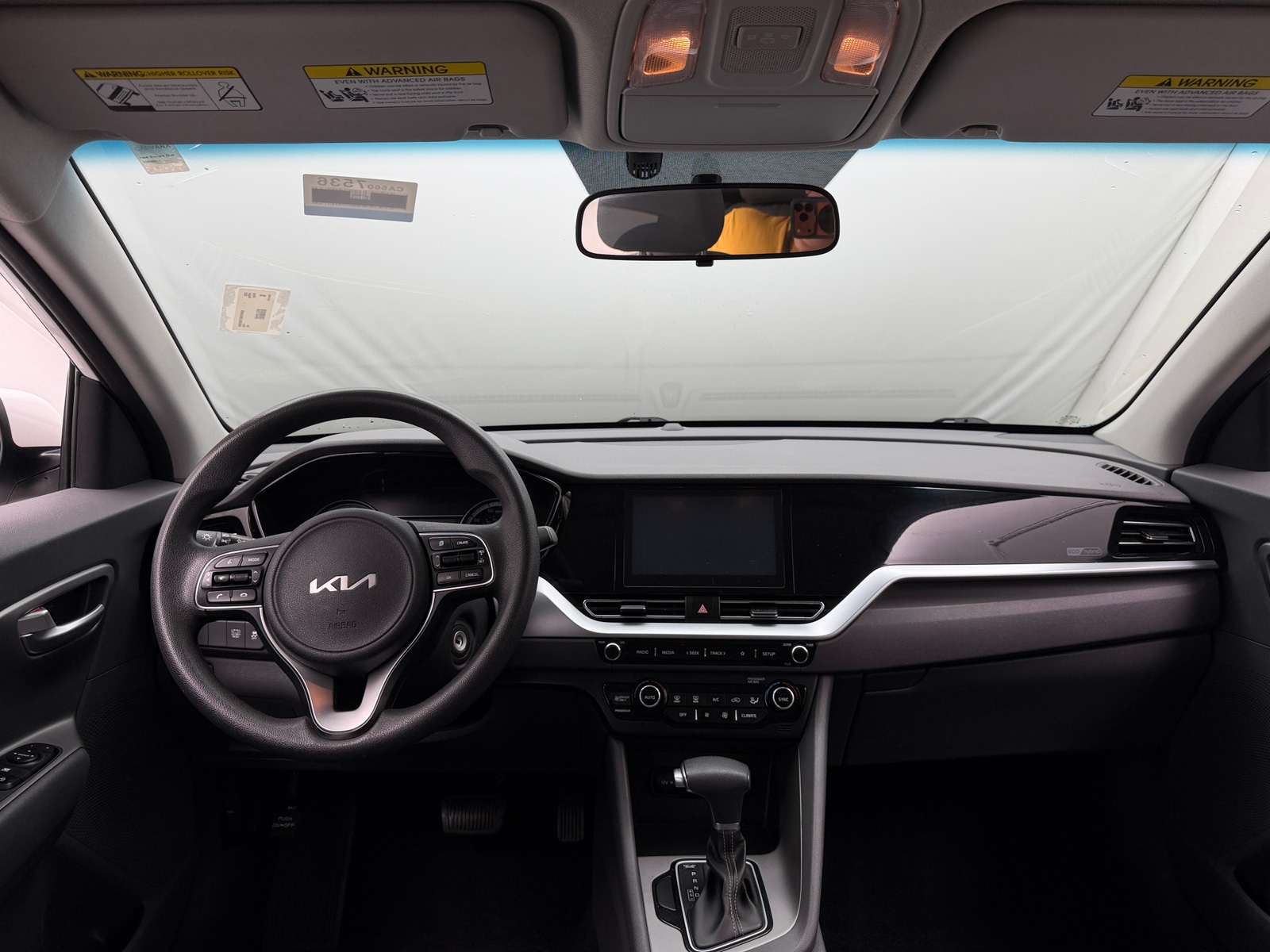 Thumbnail: 2022 Kia Niro - 3