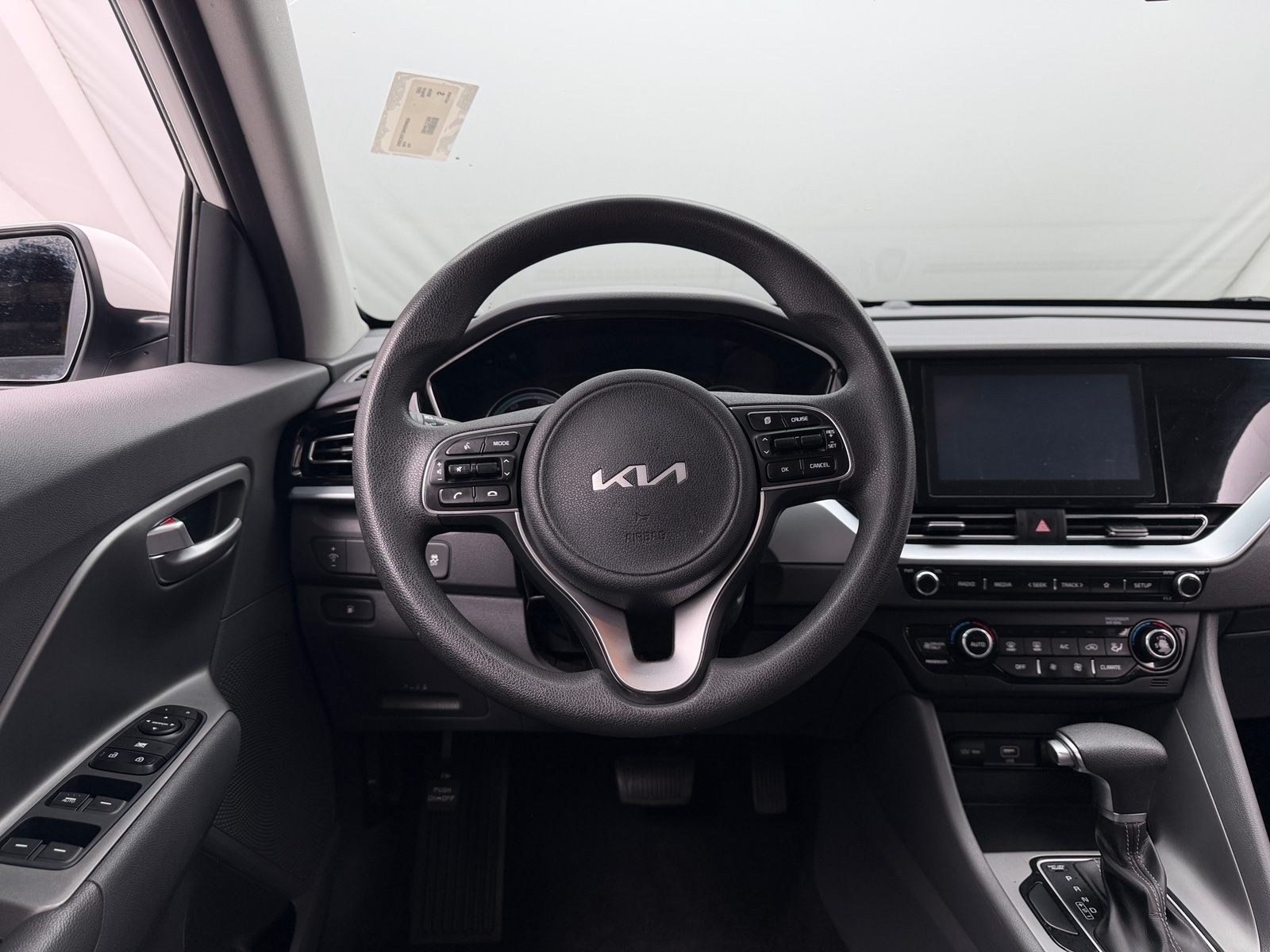 Thumbnail: 2022 Kia Niro - 5