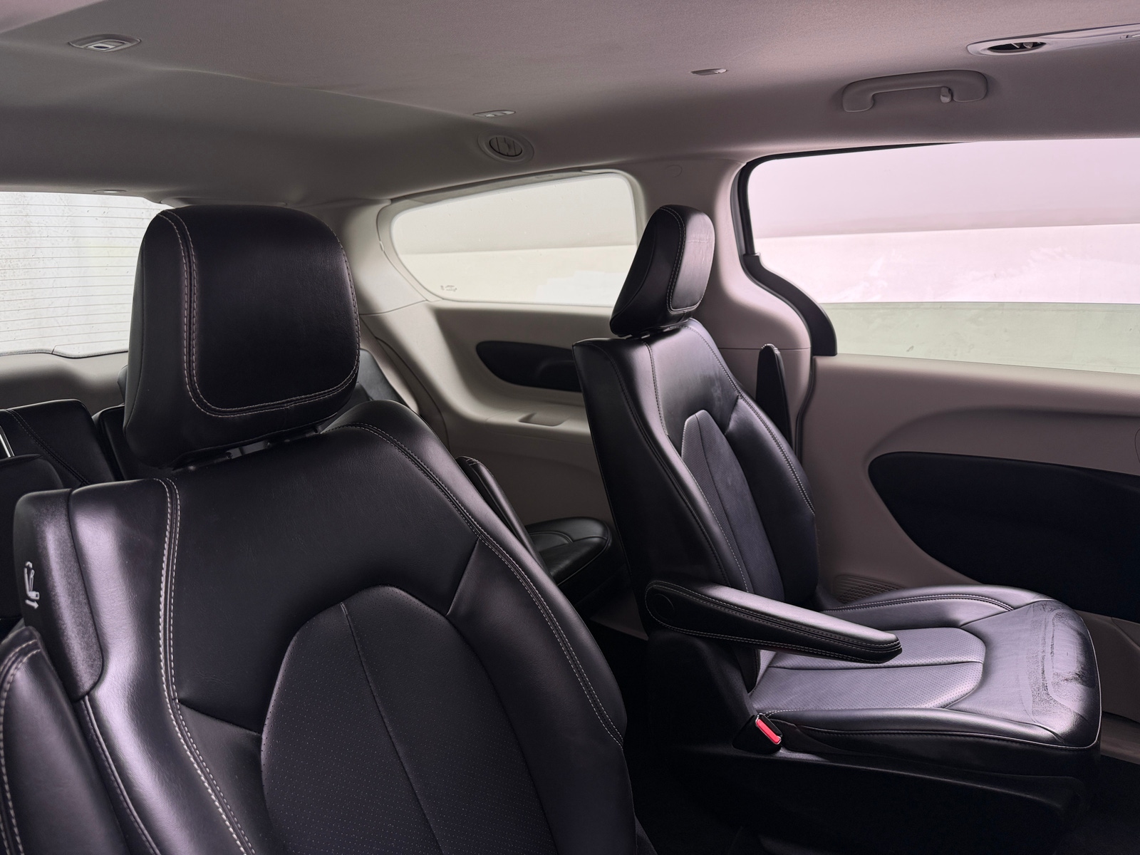 Thumbnail: 2023 Chrysler Pacifica - 6