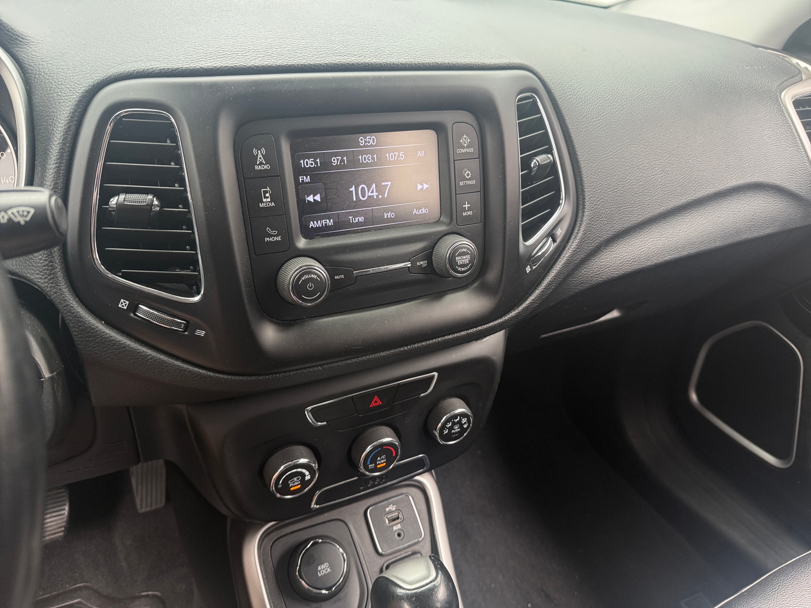 Thumbnail: 2018 Jeep Compass - 4