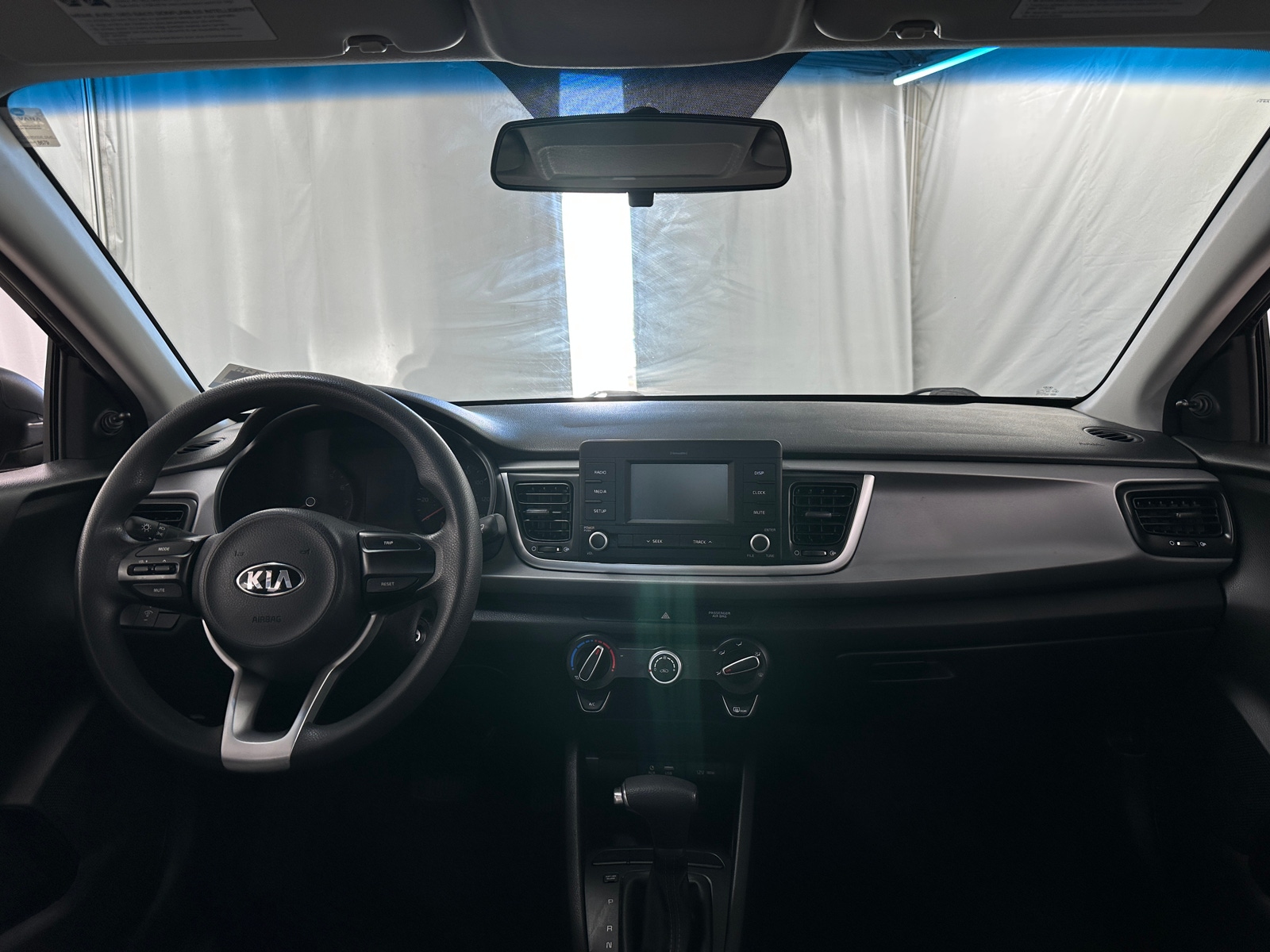 Thumbnail: 2018 Kia Rio - 3