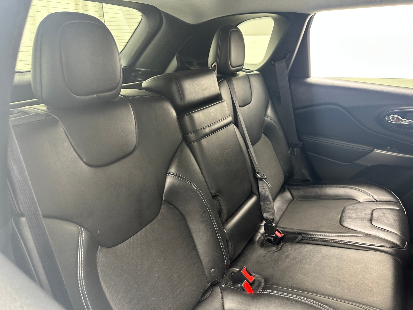 Thumbnail: 2019 Jeep Cherokee - 6