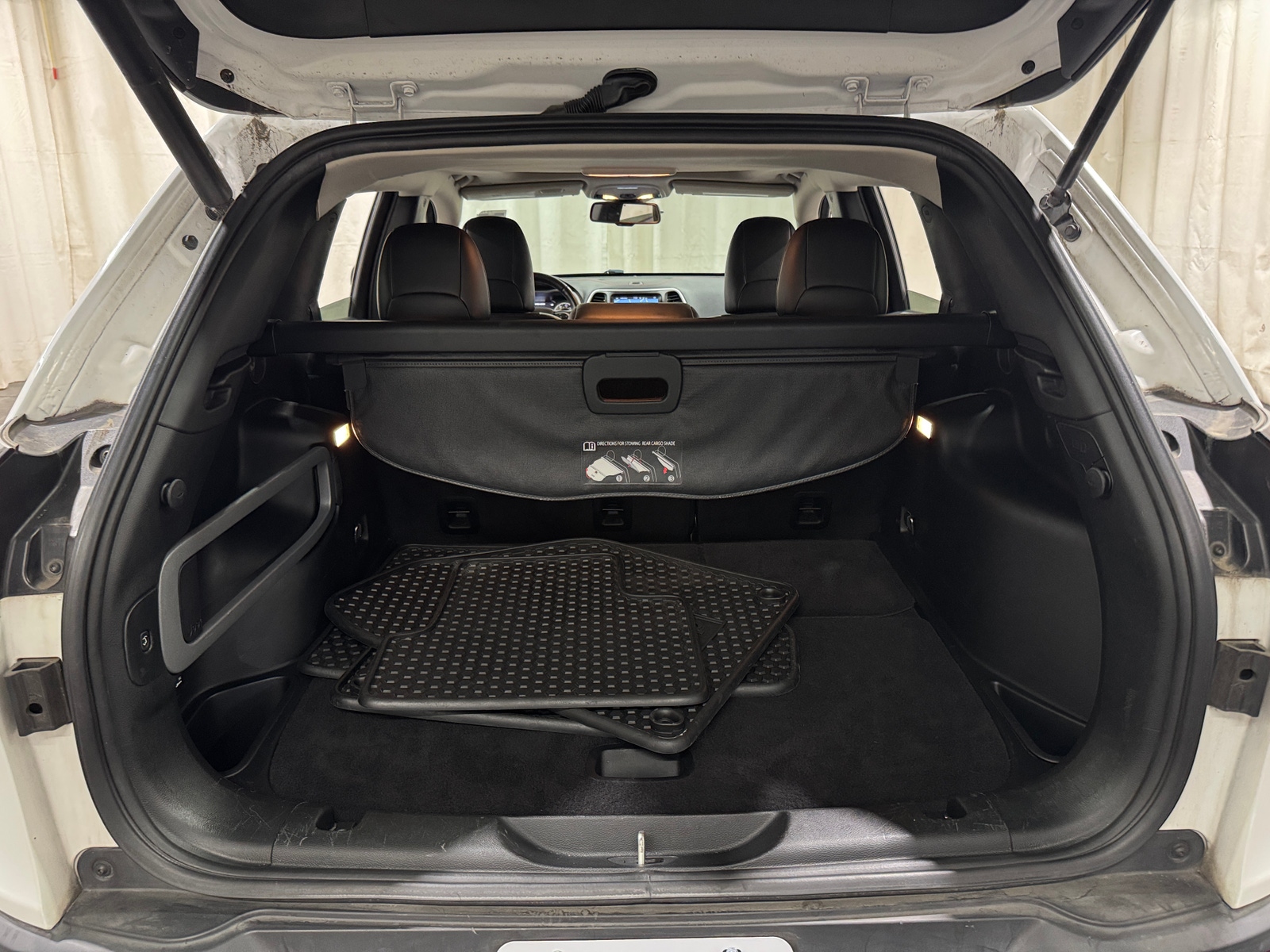 Thumbnail: 2018 Jeep Cherokee - 7