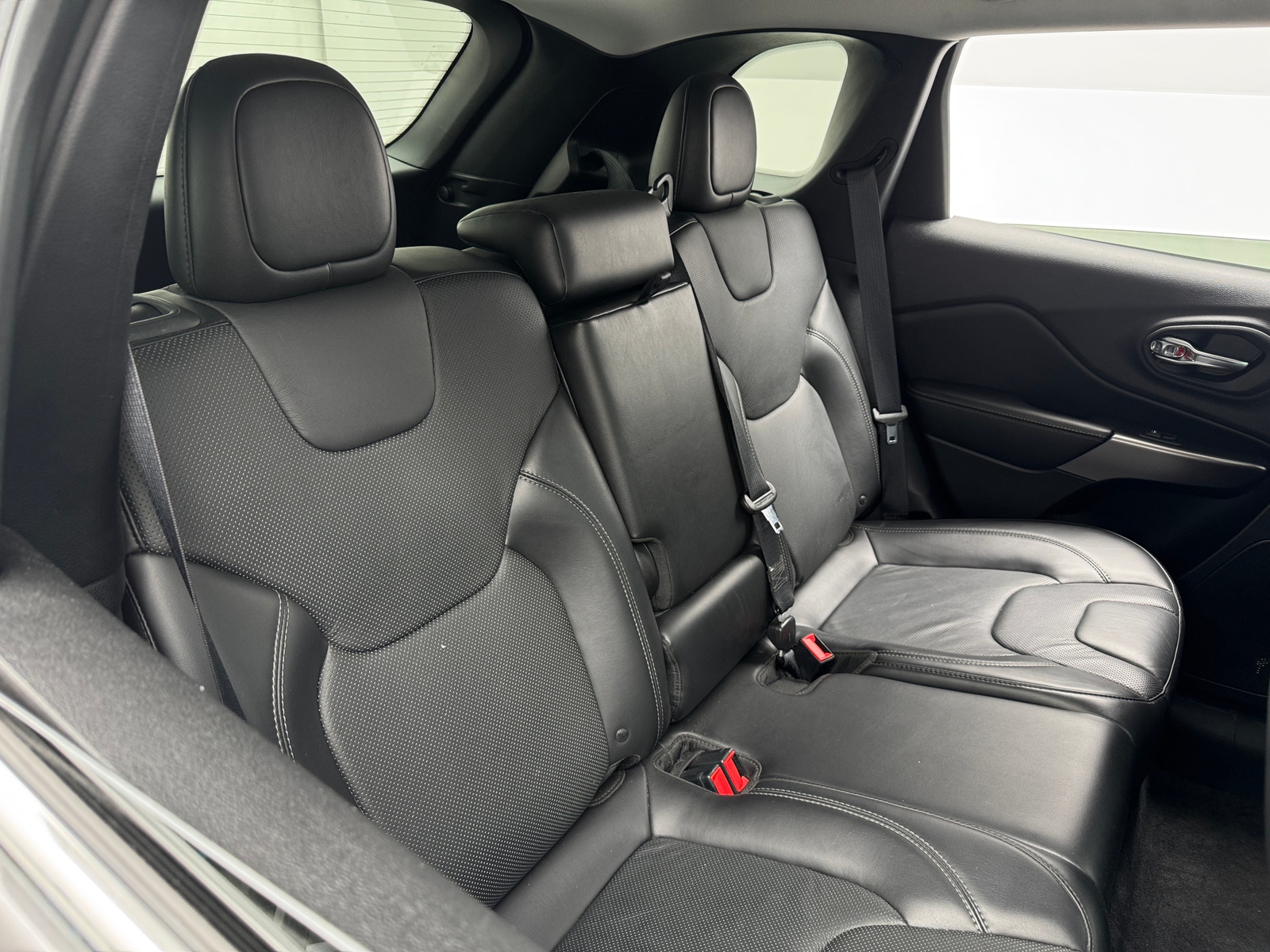 Thumbnail: 2019 Jeep Cherokee - 5