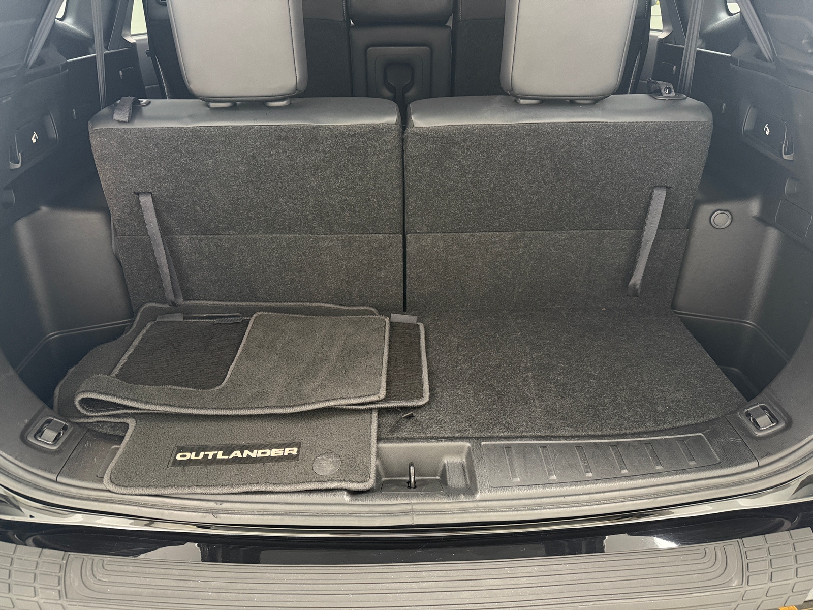 Thumbnail: 2025 Mitsubishi Outlander - 6