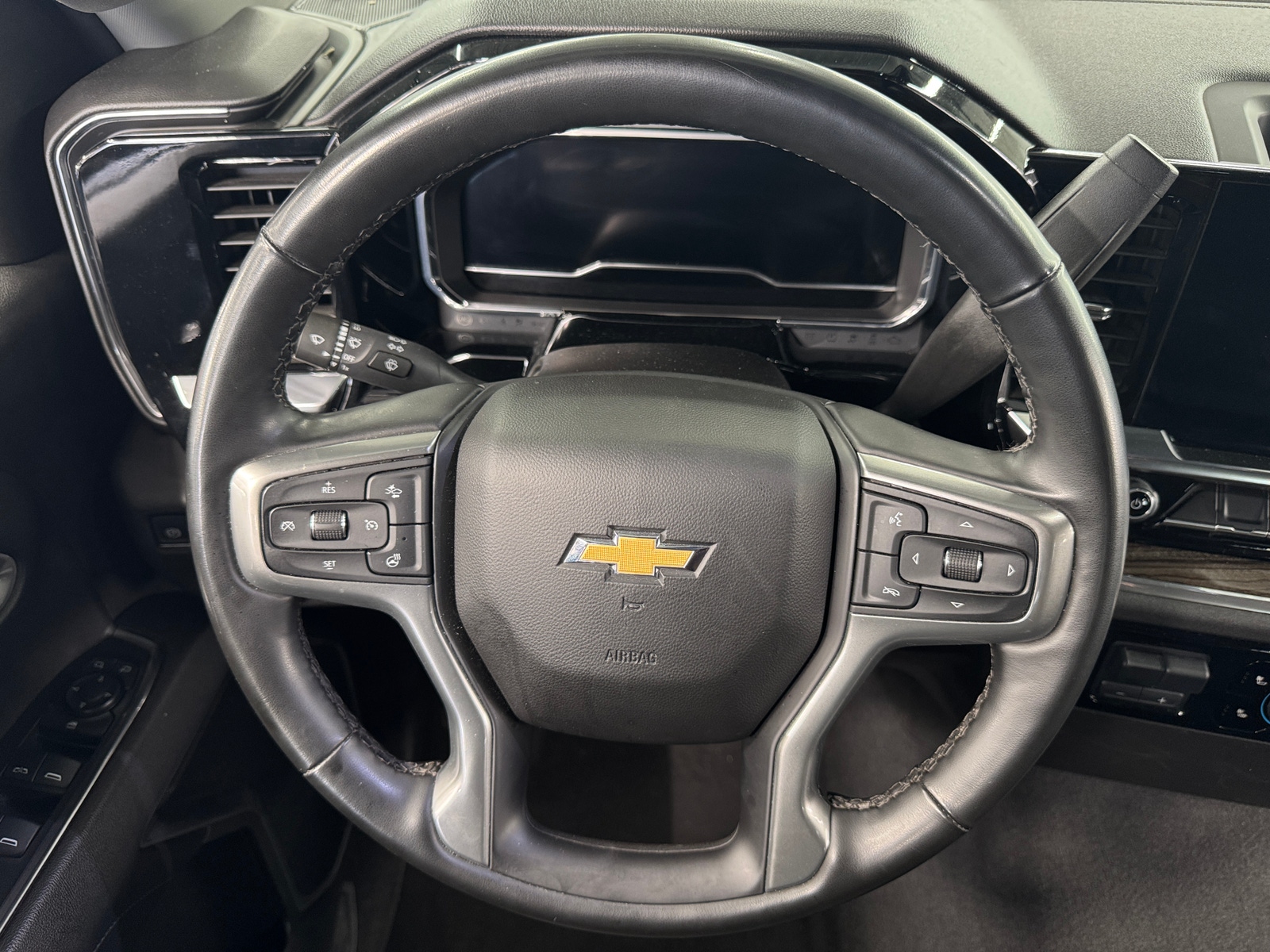 Thumbnail: 2025 Chevrolet Silverado 1500 - 5