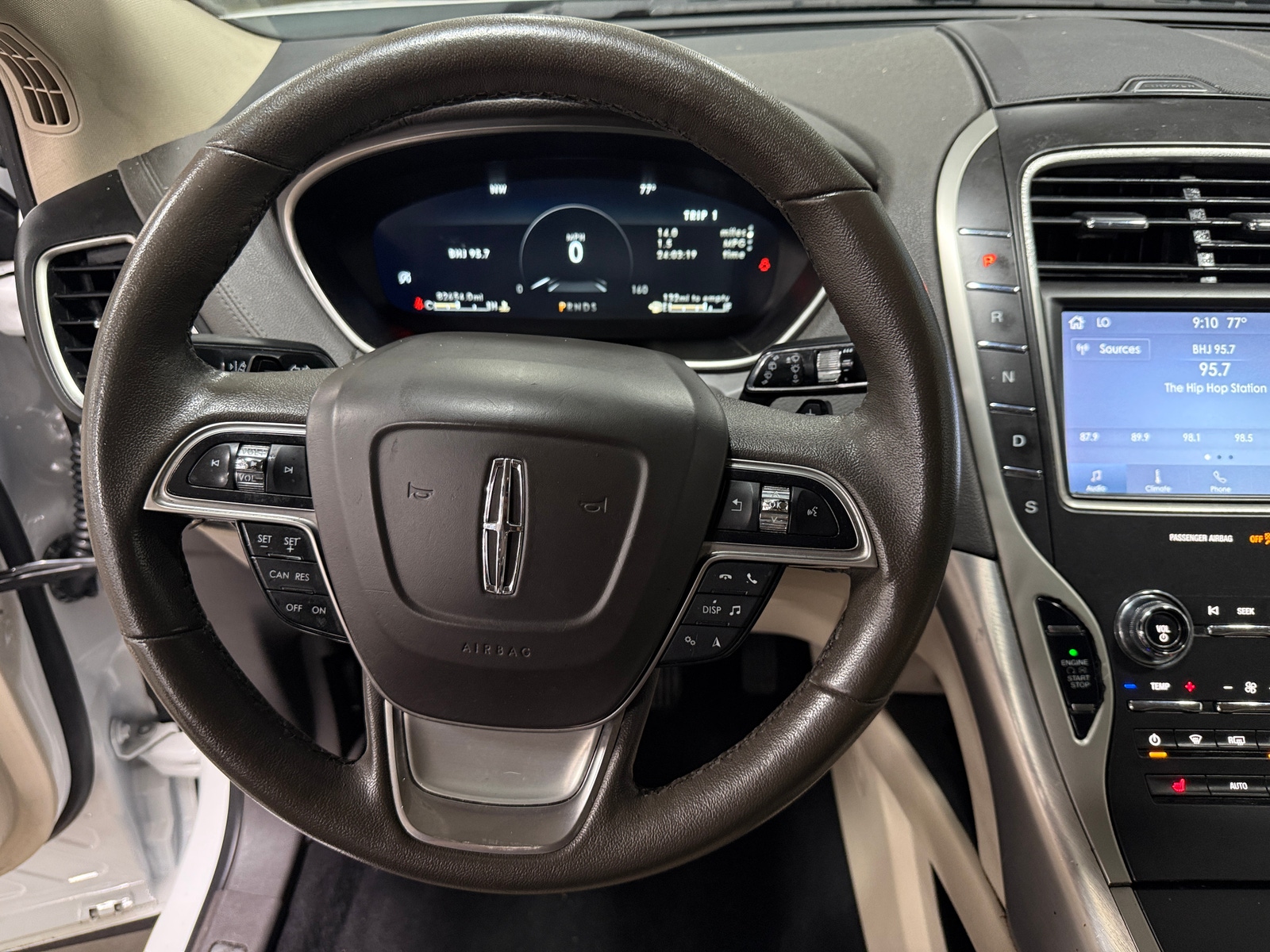 Thumbnail: 2020 Lincoln Nautilus - 4