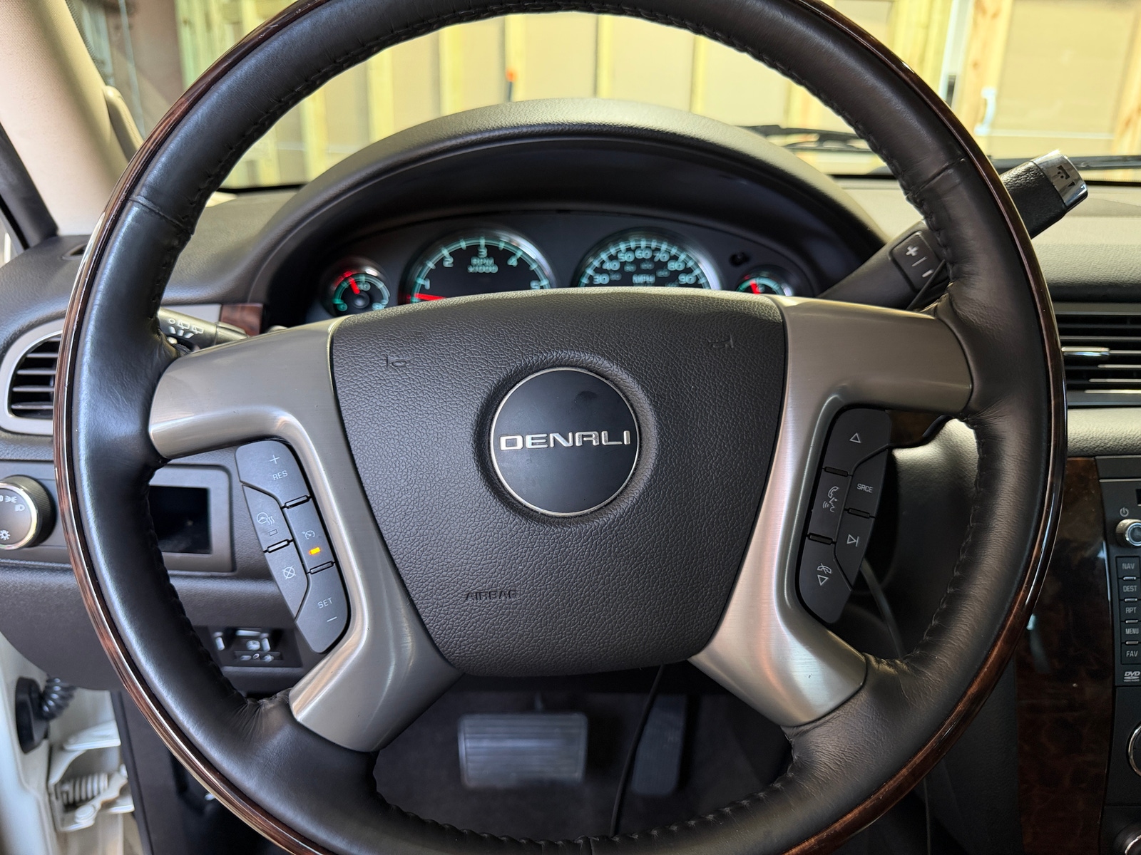 Thumbnail: 2014 GMC Yukon - 4