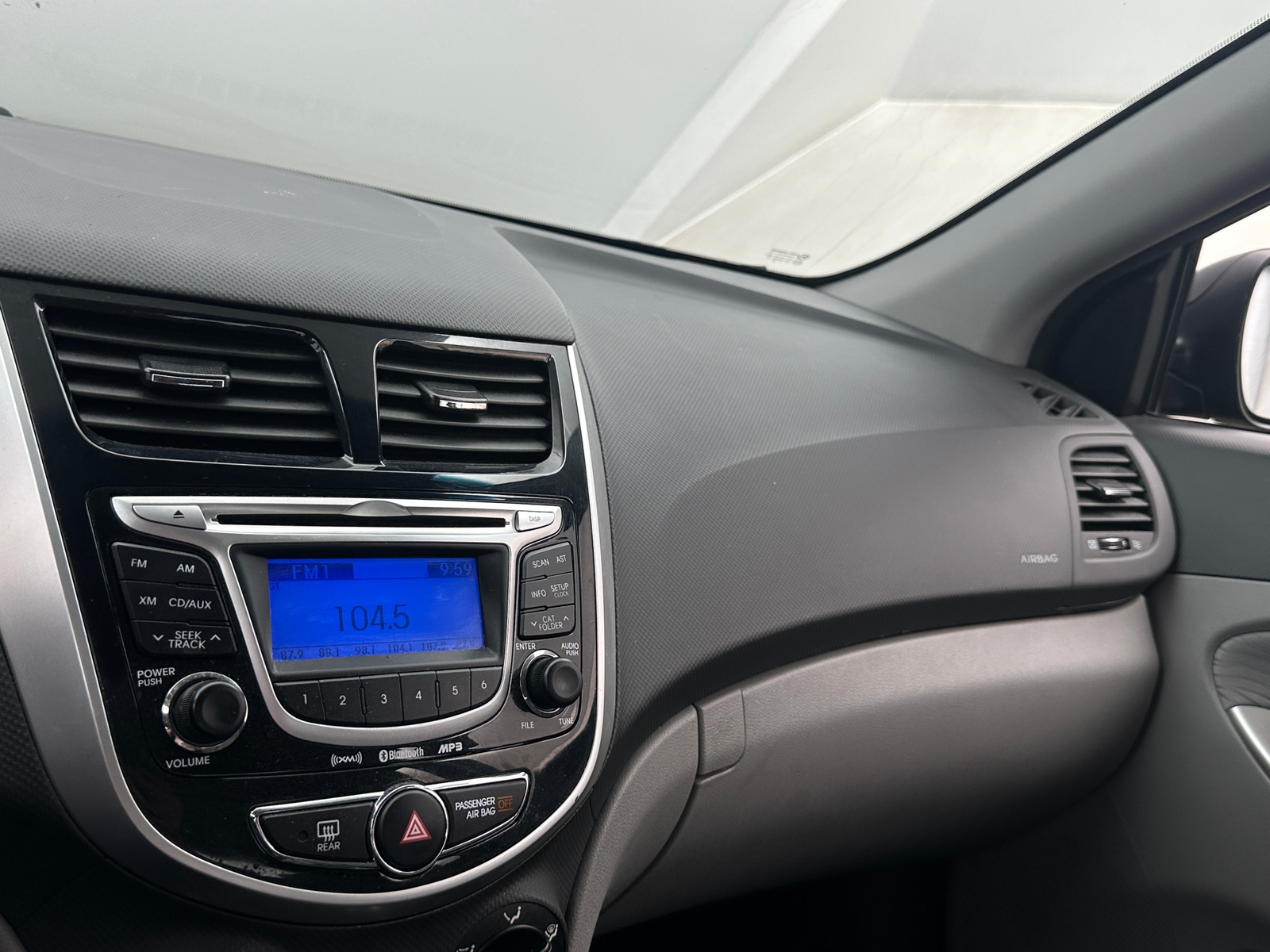Thumbnail: 2013 Hyundai Accent - 4