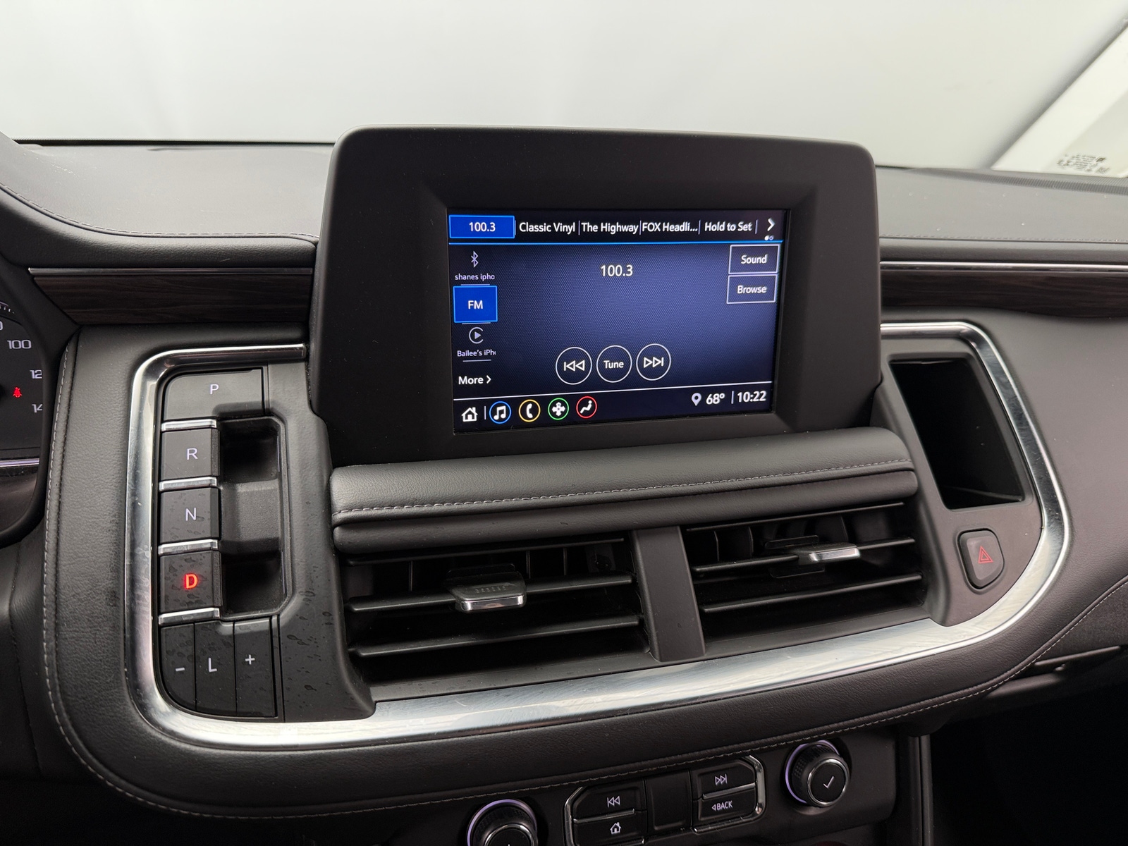 Thumbnail: 2022 Chevrolet Tahoe - 4