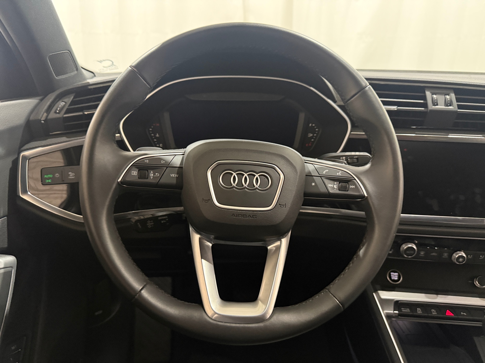 Thumbnail: 2025 Audi Q3 - 4