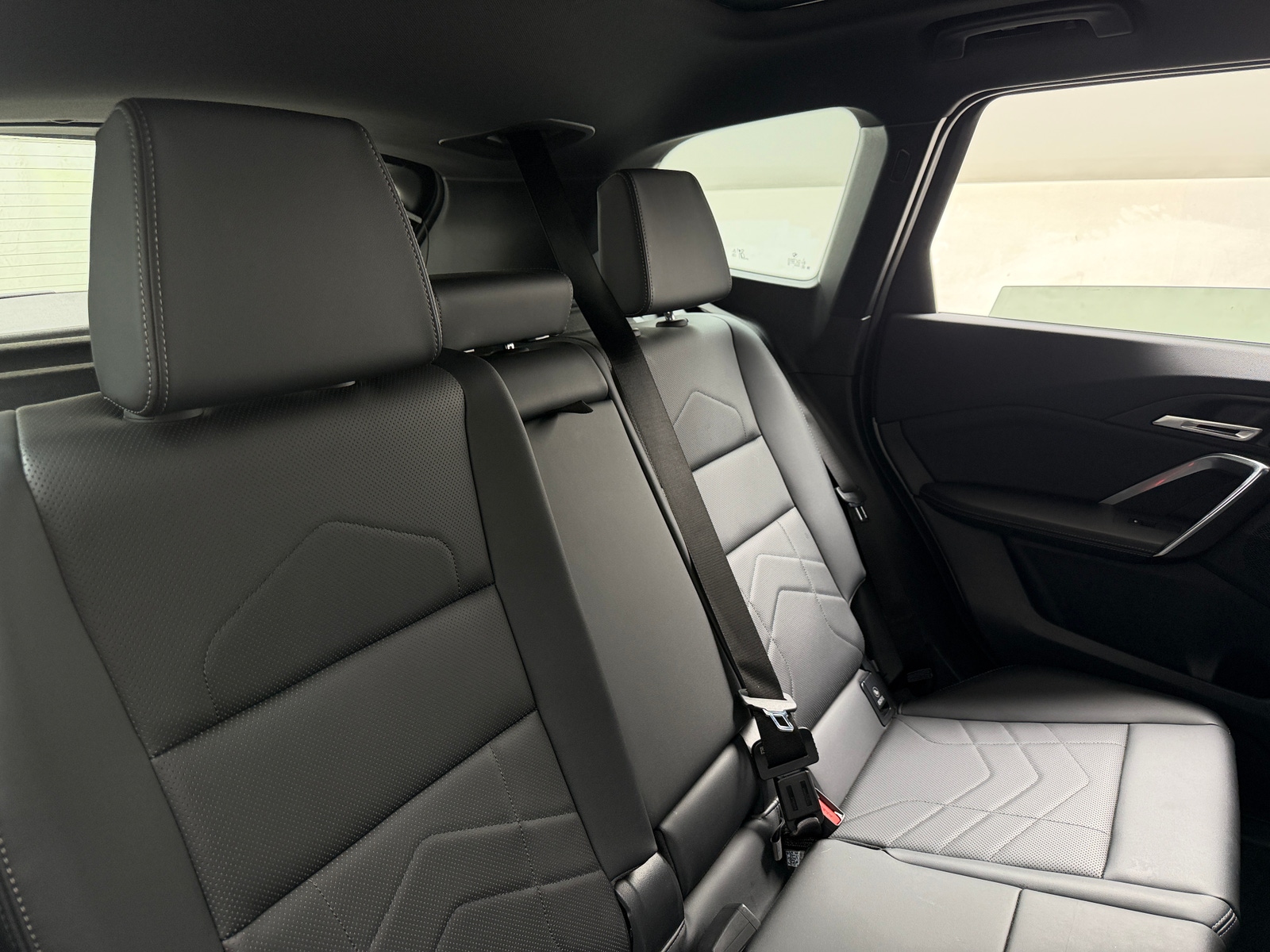 Thumbnail: 2026 BMW X1 - 5