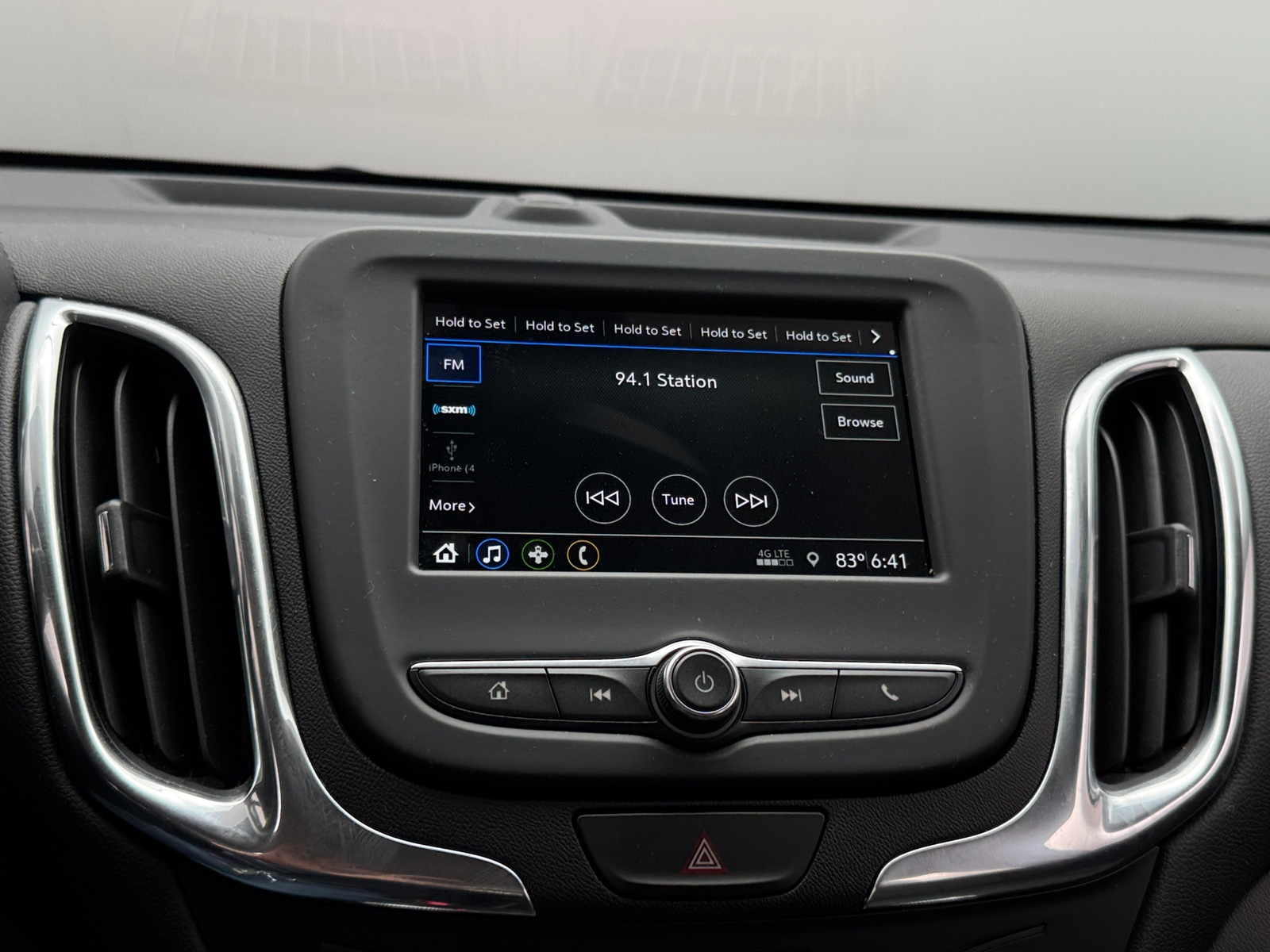 Thumbnail: 2019 Chevrolet Equinox - 4