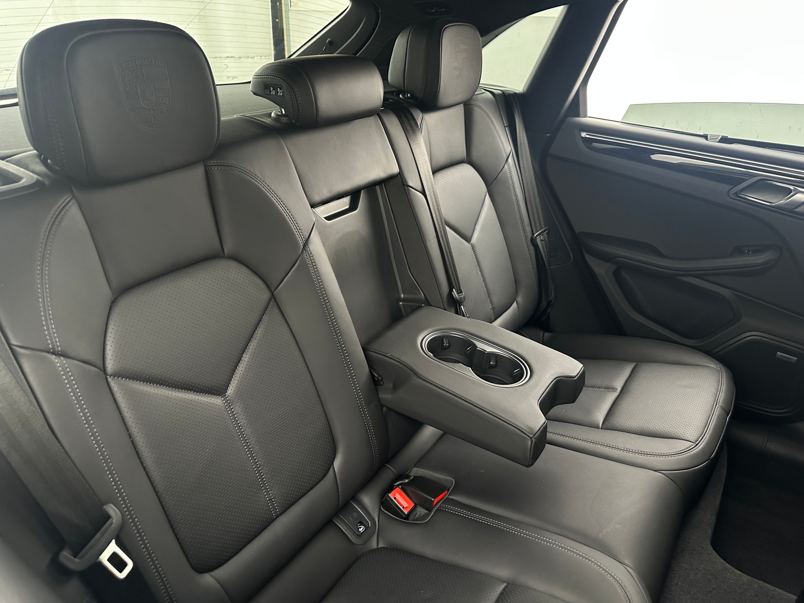 Thumbnail: 2022 Porsche Macan - 6