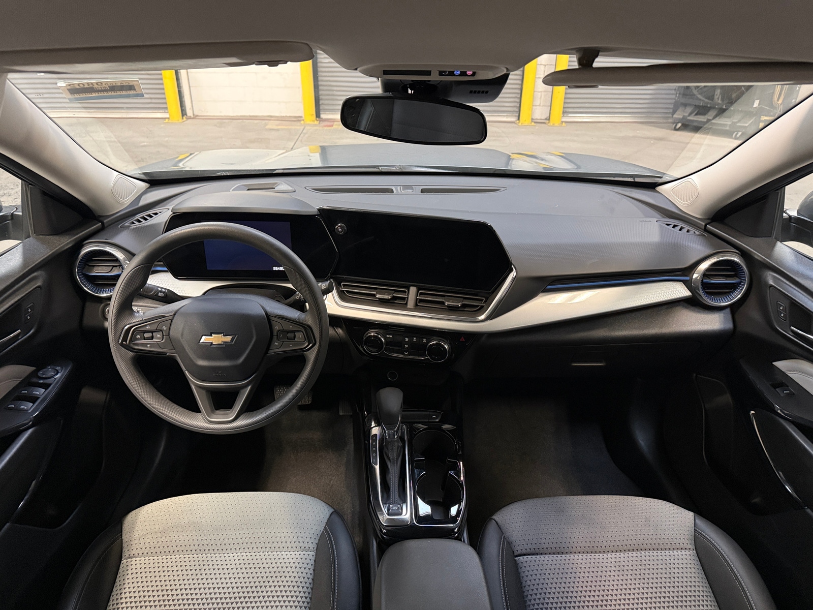 Thumbnail: 2025 Chevrolet Trax - 3