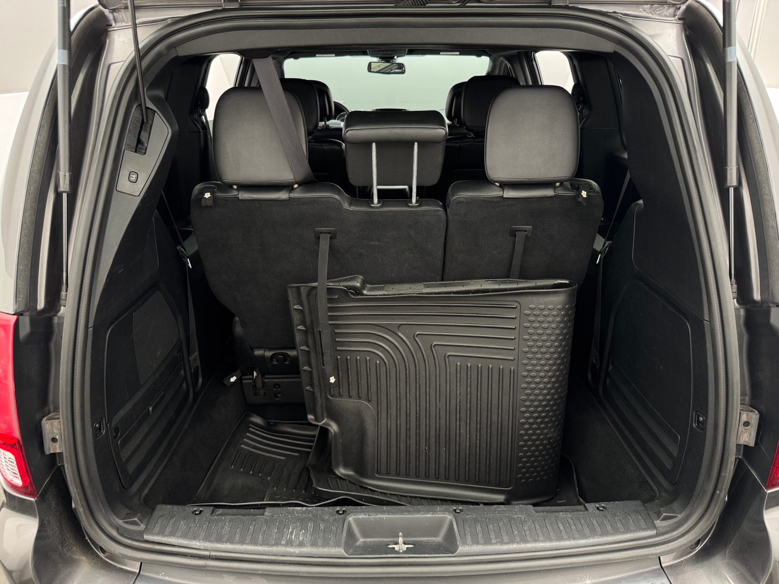 Thumbnail: 2019 Dodge Grand Caravan - 6