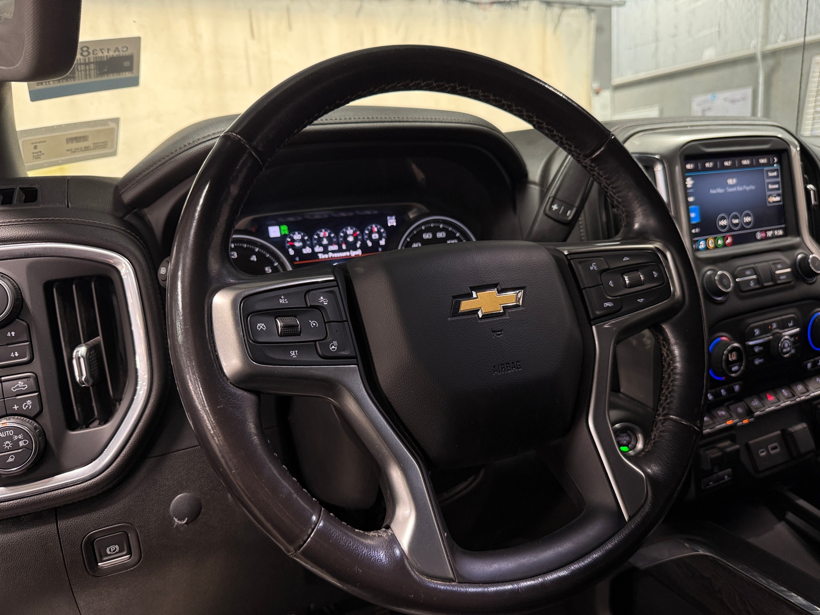 Thumbnail: 2021 Chevrolet Silverado 1500 - 4