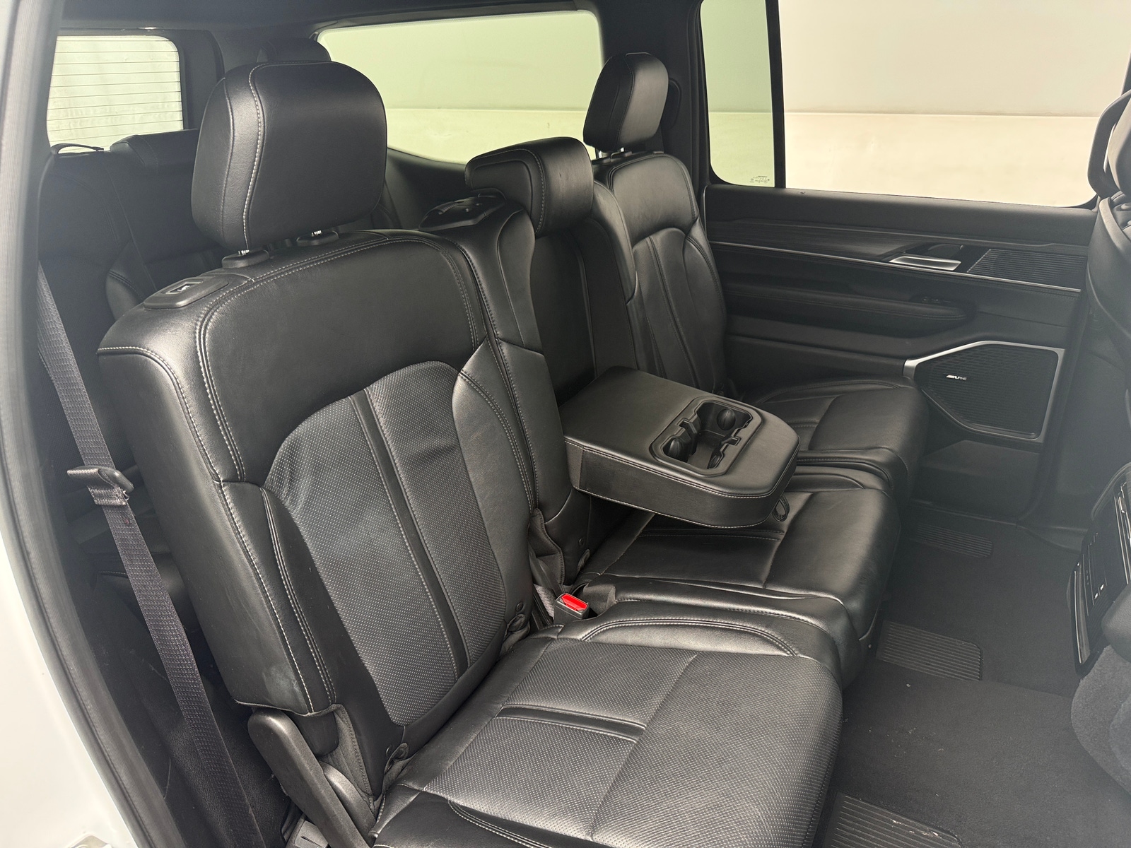 Thumbnail: 2024 Jeep Wagoneer - 5