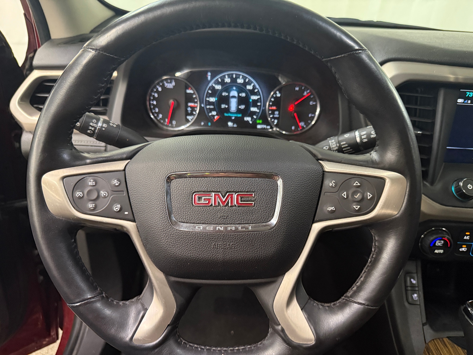 Thumbnail: 2017 GMC Acadia - 4