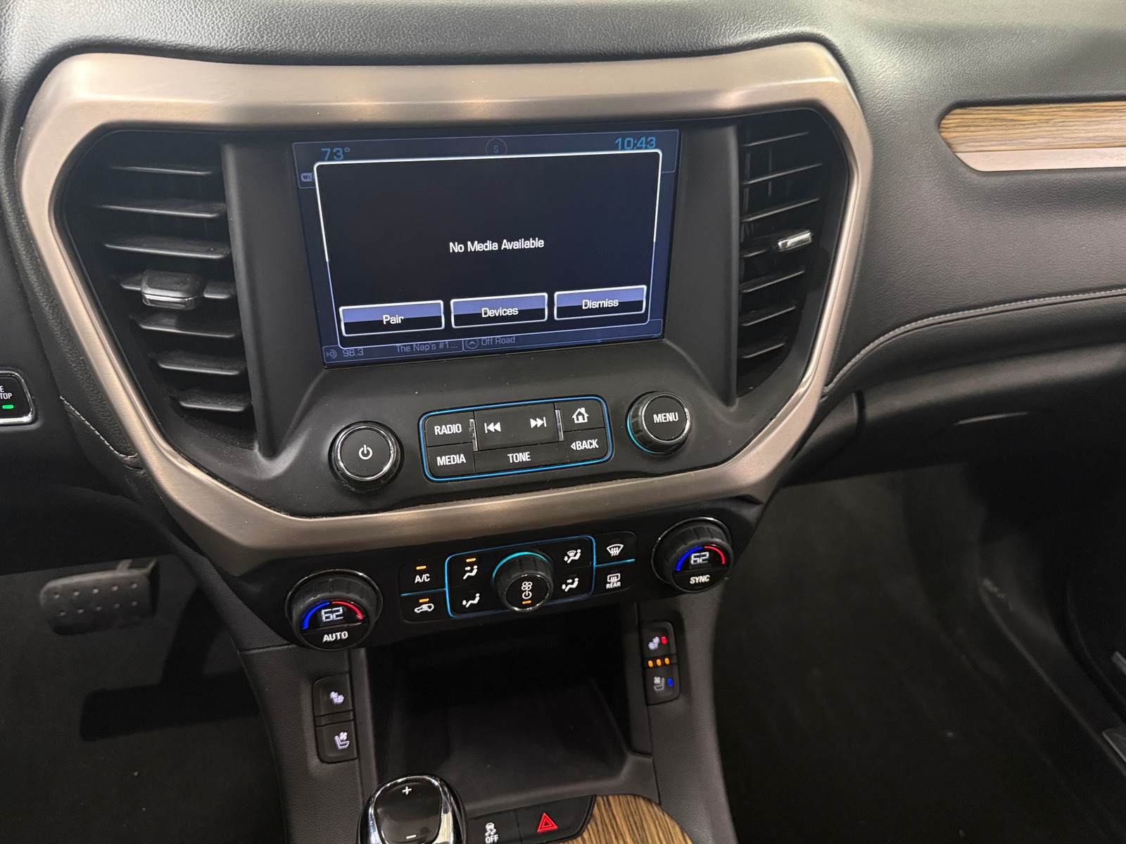 Thumbnail: 2017 GMC Acadia - 3