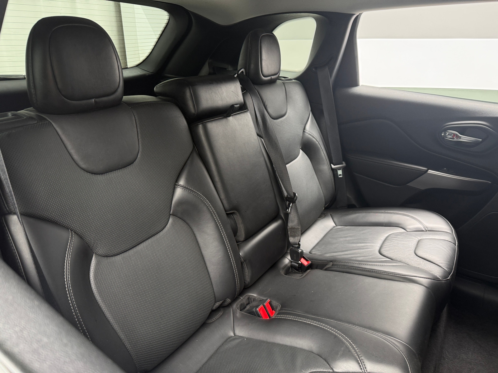 Thumbnail: 2019 Jeep Cherokee - 5