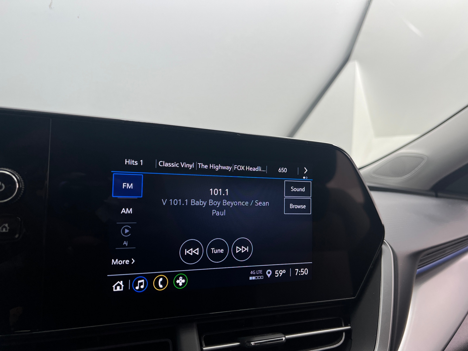 Thumbnail: 2025 Chevrolet Trax - 4