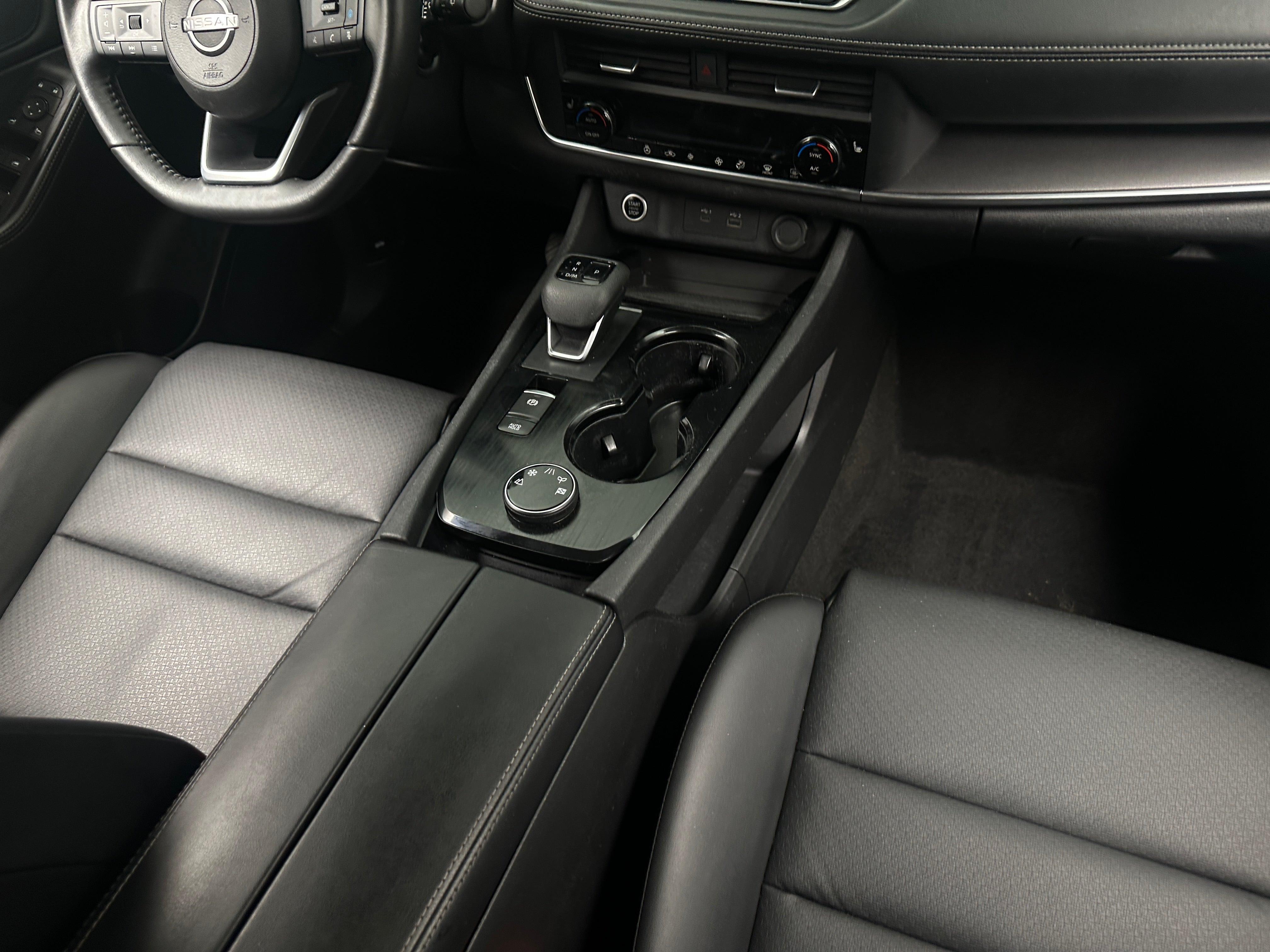 2023 Nissan Rogue SV - Photo 3