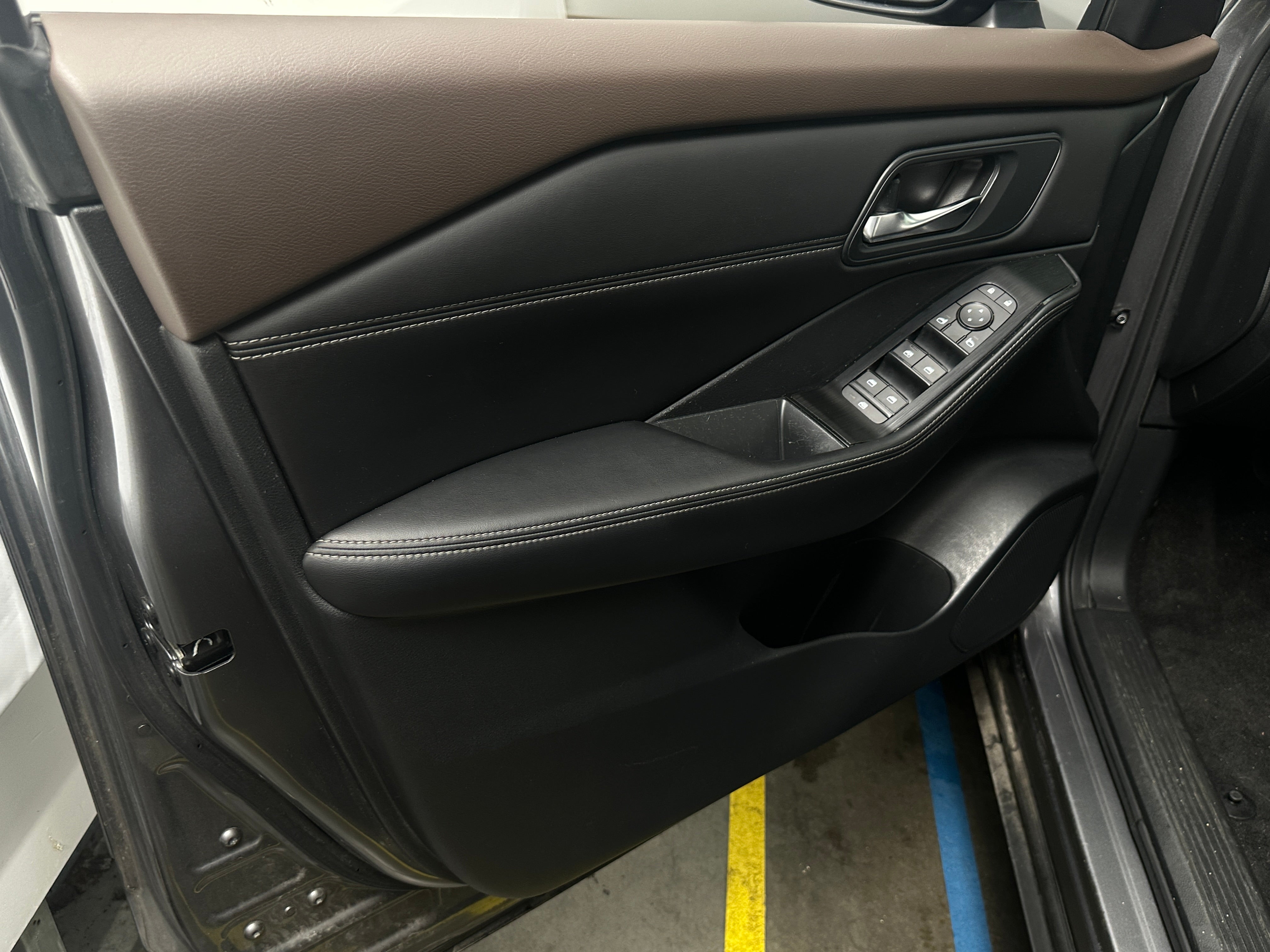 2023 Nissan Rogue SV - Photo 8