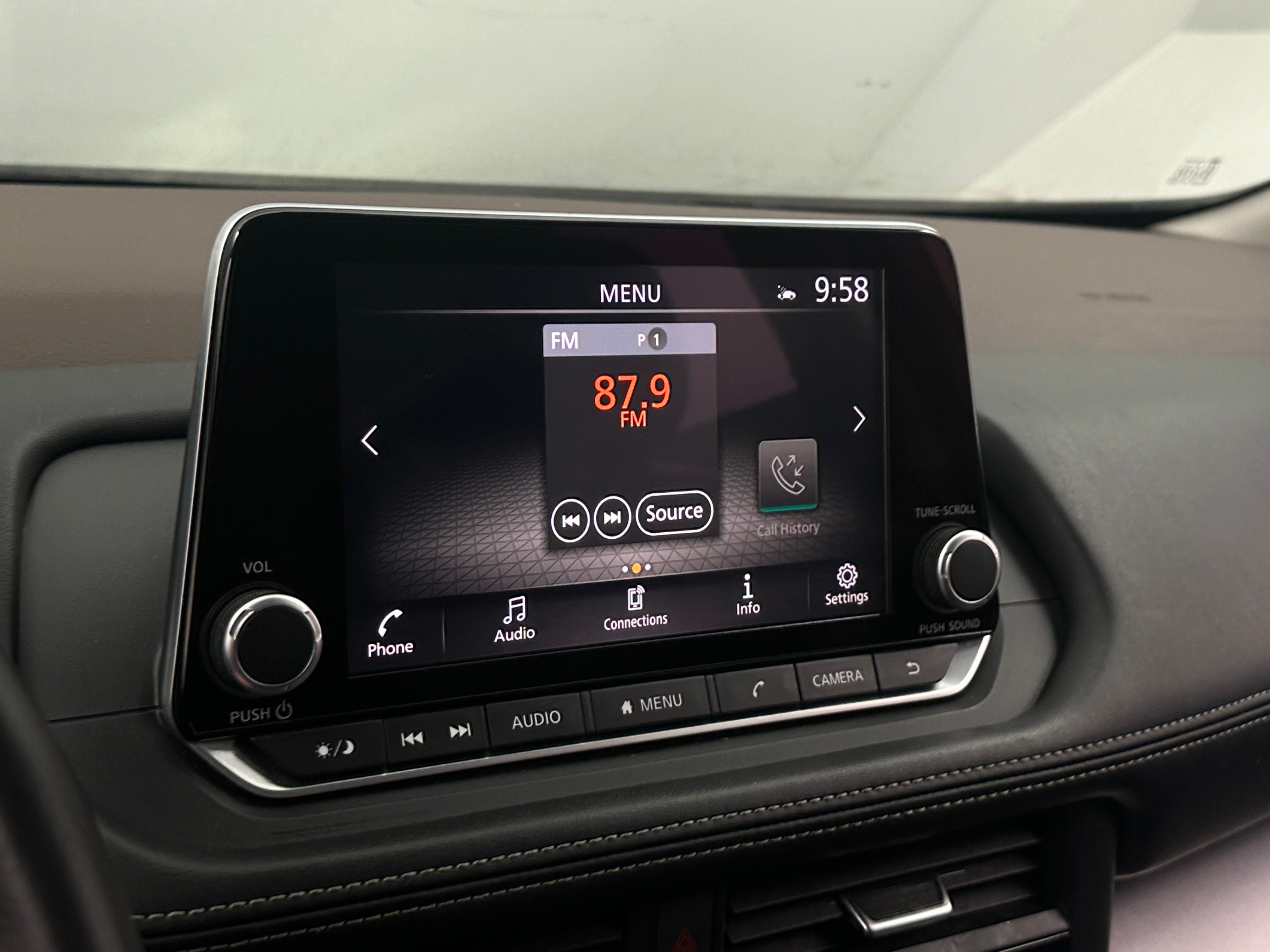 2023 Nissan Rogue SV - Photo 13